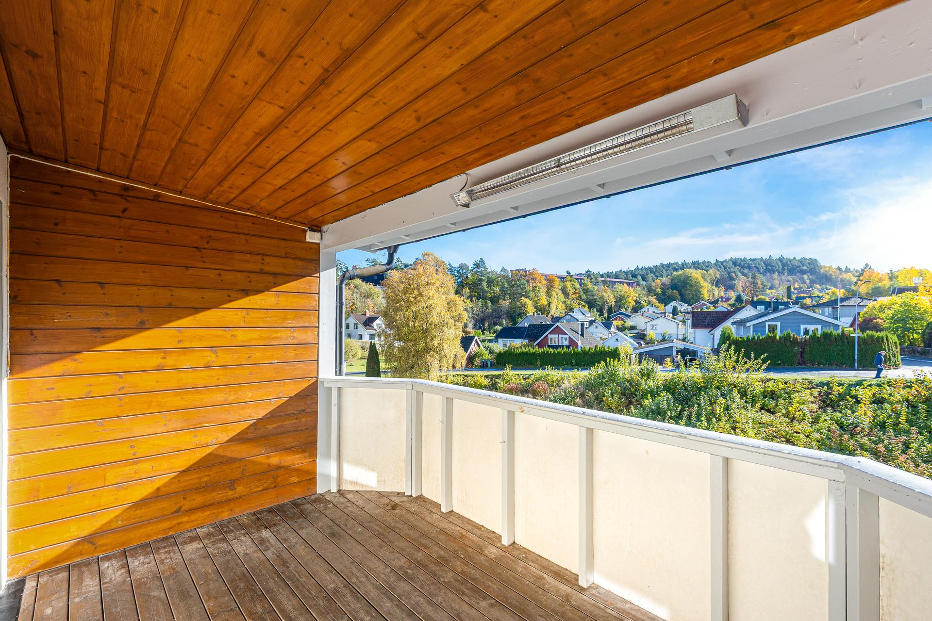 Andelsleilighet i 3. etasje | Overbygget balkong på ca. 8 m² | Fast parkeringsplass | Gangavstand til sentrum
. Bilde nummer 3 av 3