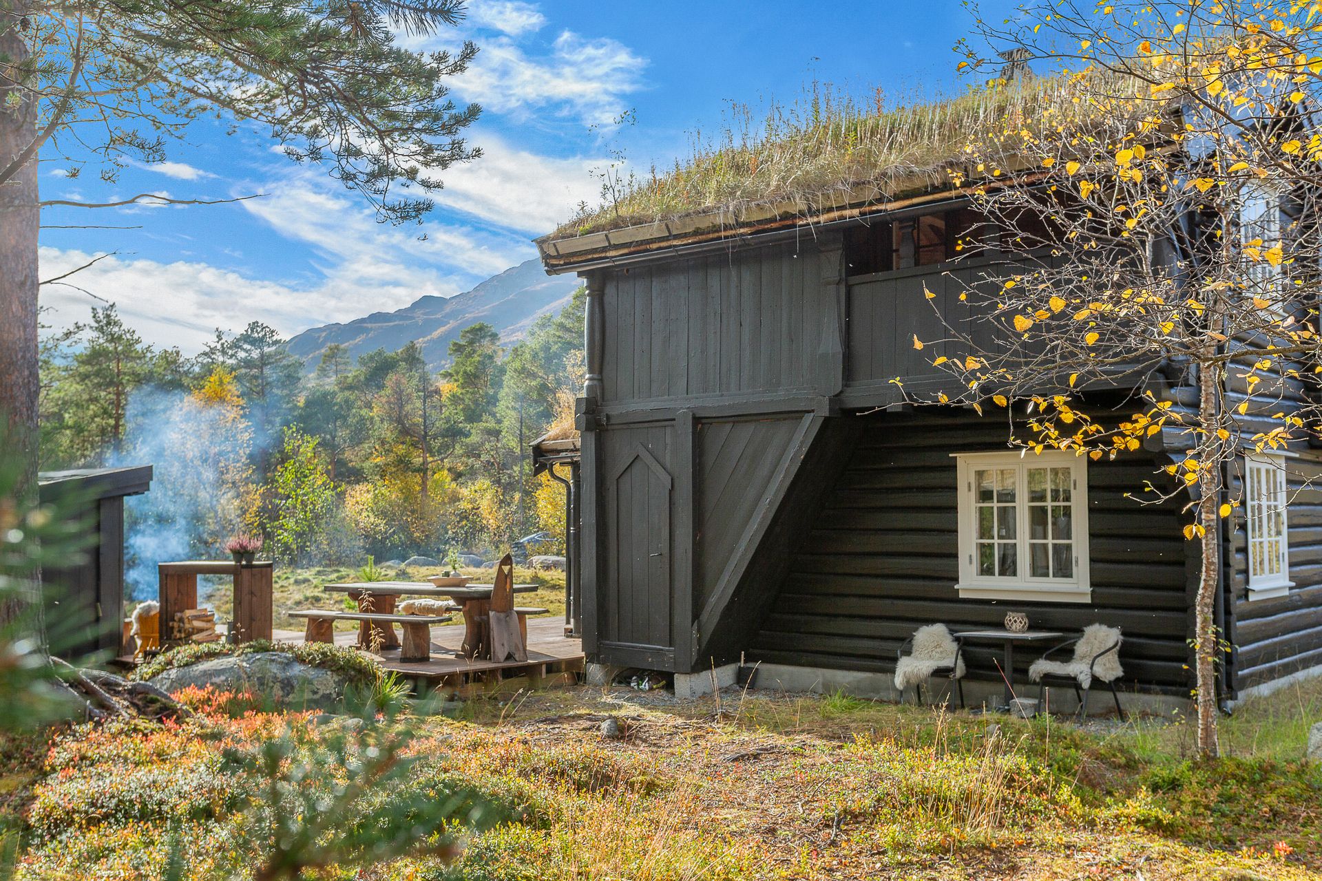 For den friluftsinteresserte er beliggenheten ypperlig, med flotte turmuligheter sommer som vinter.. Bilde nummer 2 av 3