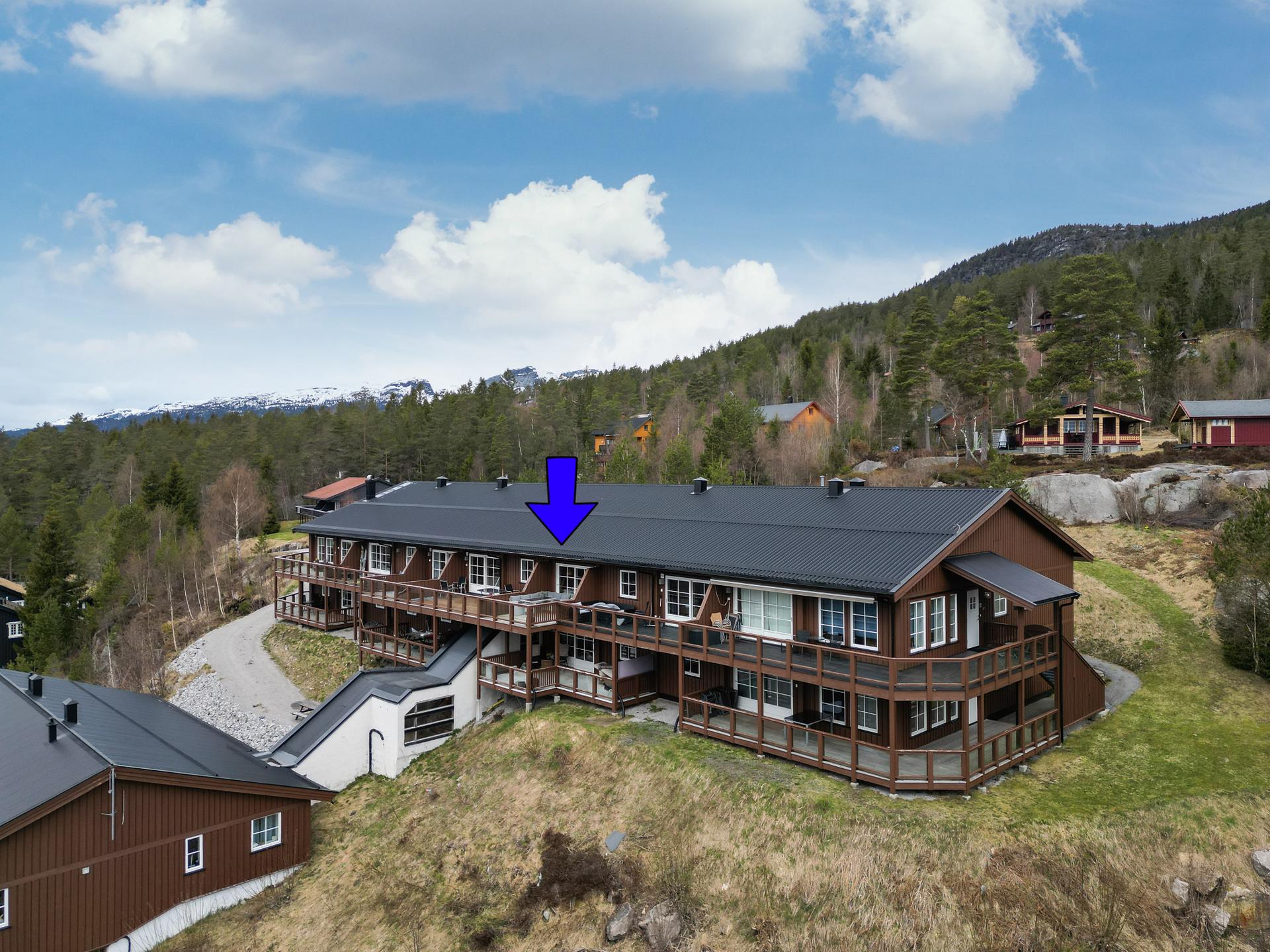 EiendomsMegler1 v/Halvor Østerli presenterer Lifjellvegen 399I!. Bilde nummer 1 av 3