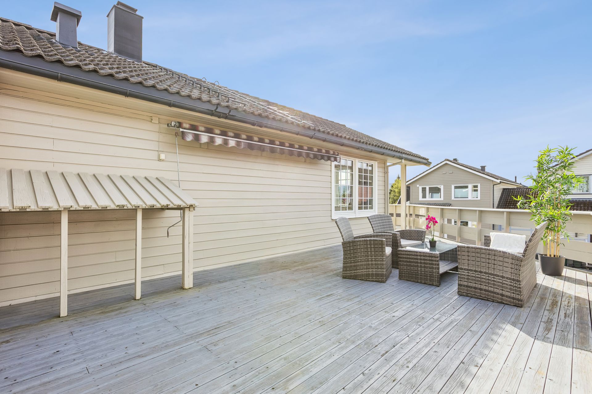 Solrik terrasse på ca. 44 kvm. Bilde nummer 3 av 3