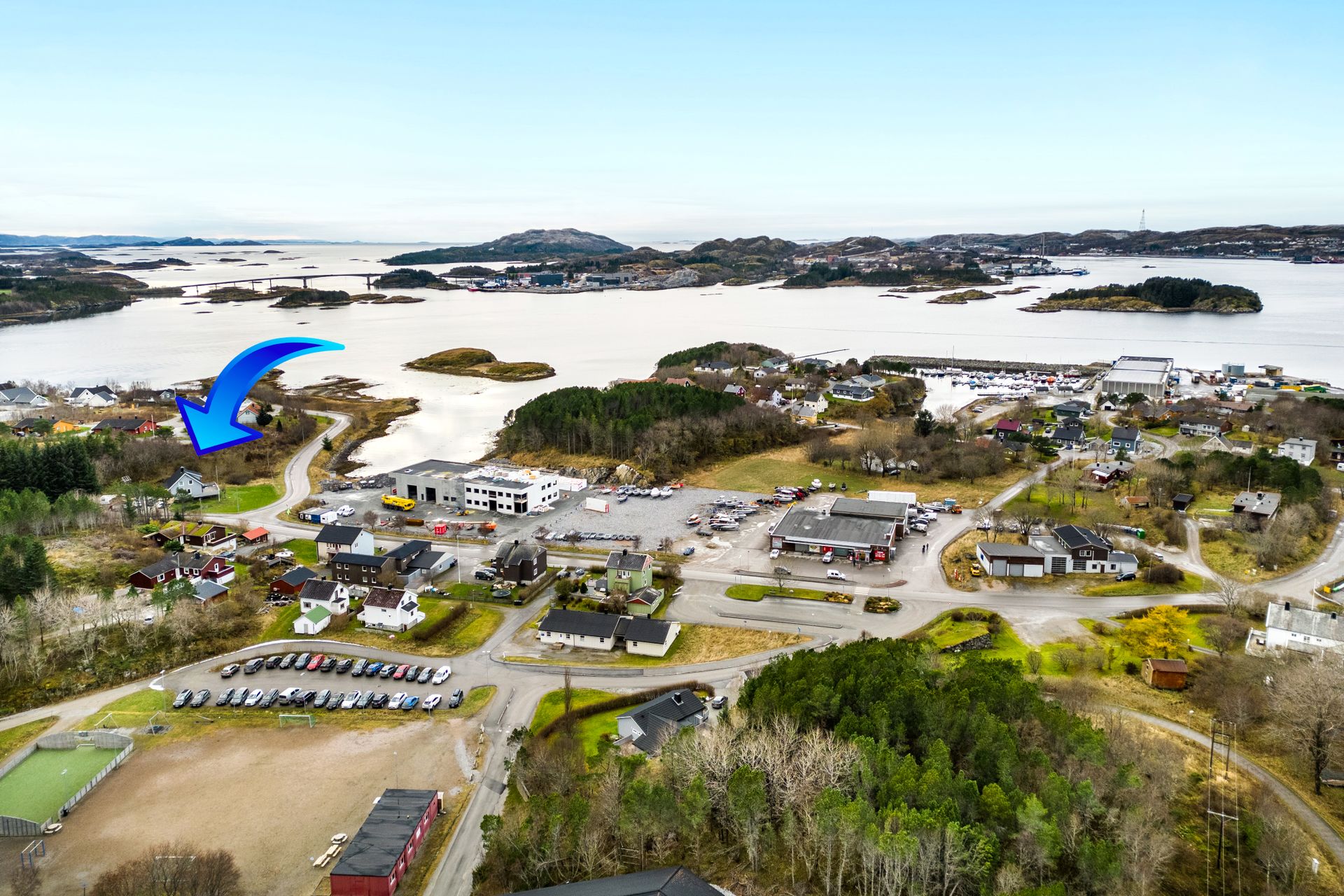Velkommen til Ottersøyvegen 137, presentert av EiendomsMegler 1 v/ Jonny Grønbeck. Foto: Jimmy Seo.  . Bilde nummer 1 av 3