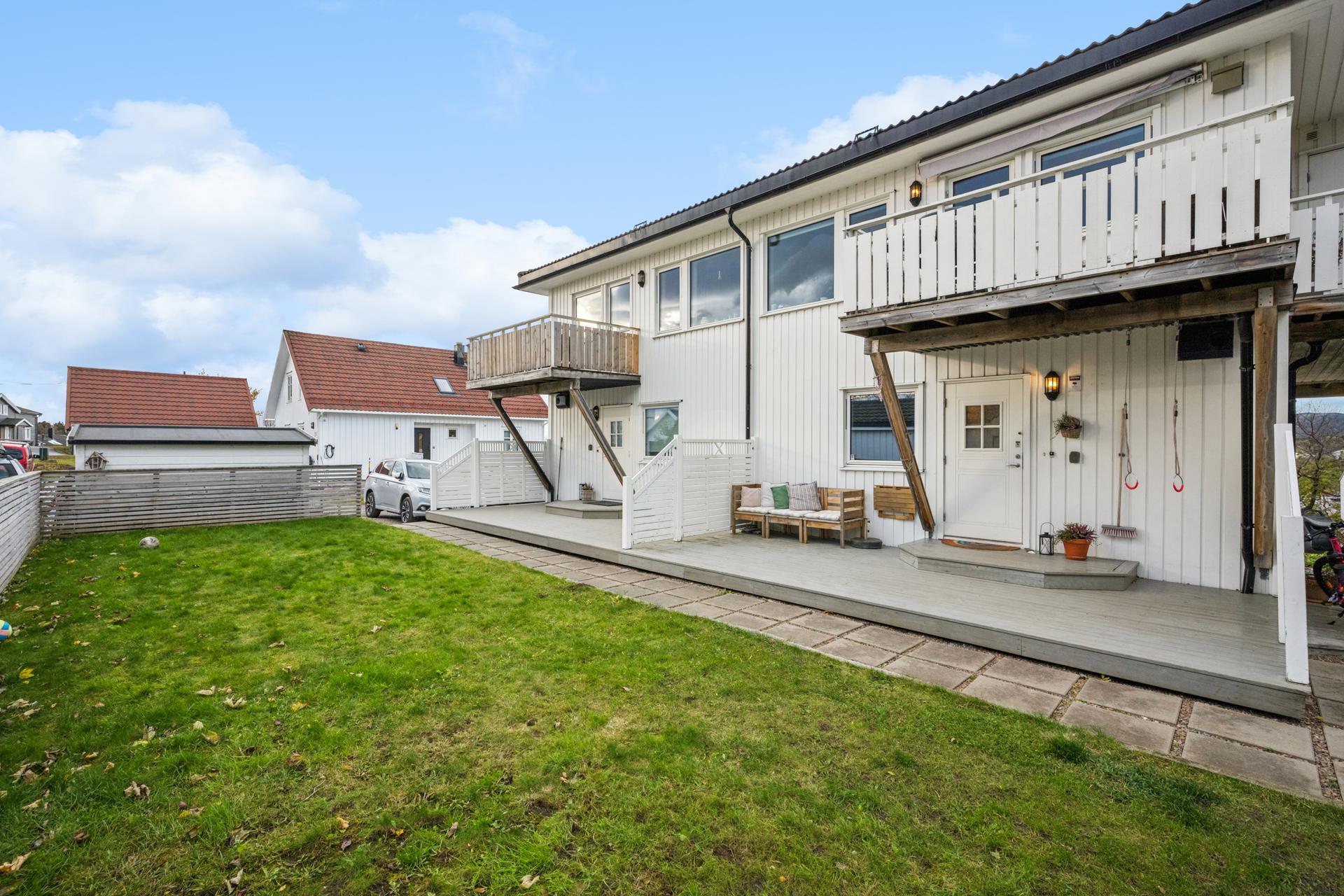 Velkommen til Øvre Bjørkåsen 5 B! Foto: EFKT!. Bilde nummer 1 av 3