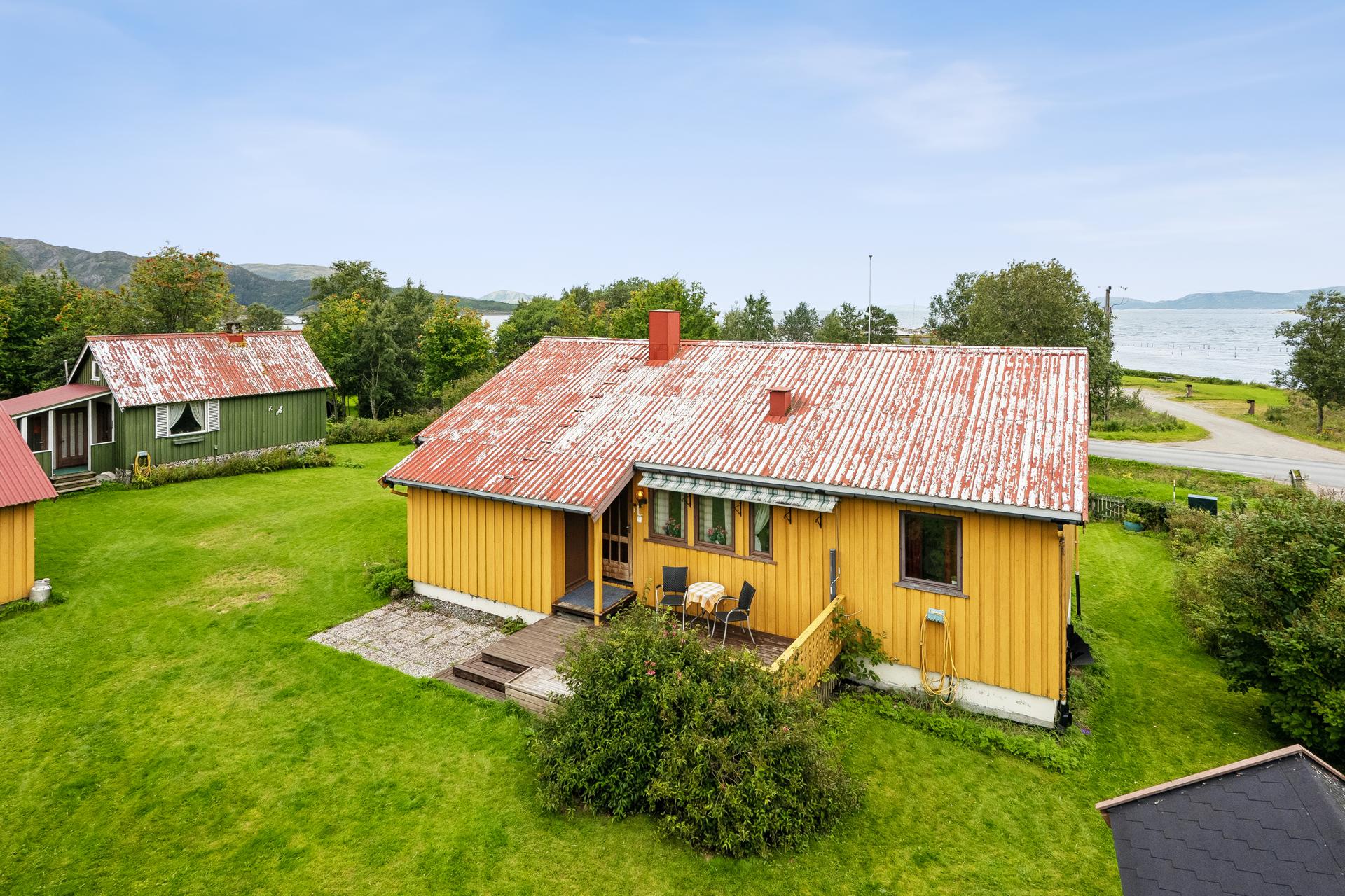 Enebolig med landlig og sjønær beliggenhet på Salsnes.  Fotograf: EFKT ved Line Berre. Bilde nummer 1 av 3