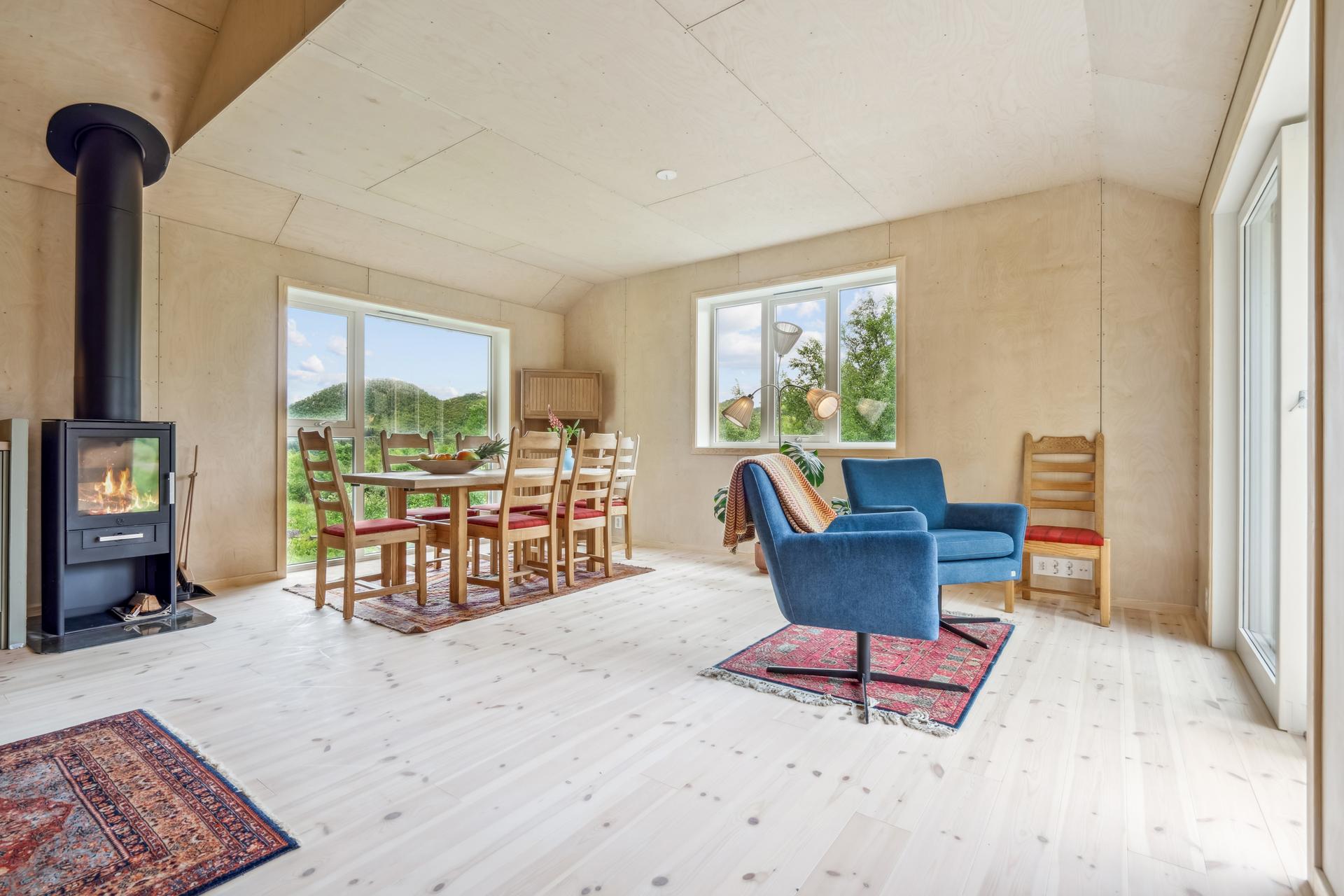 Hytten er nylig renovert og fremstår som moderne. Bilde nummer 3 av 3