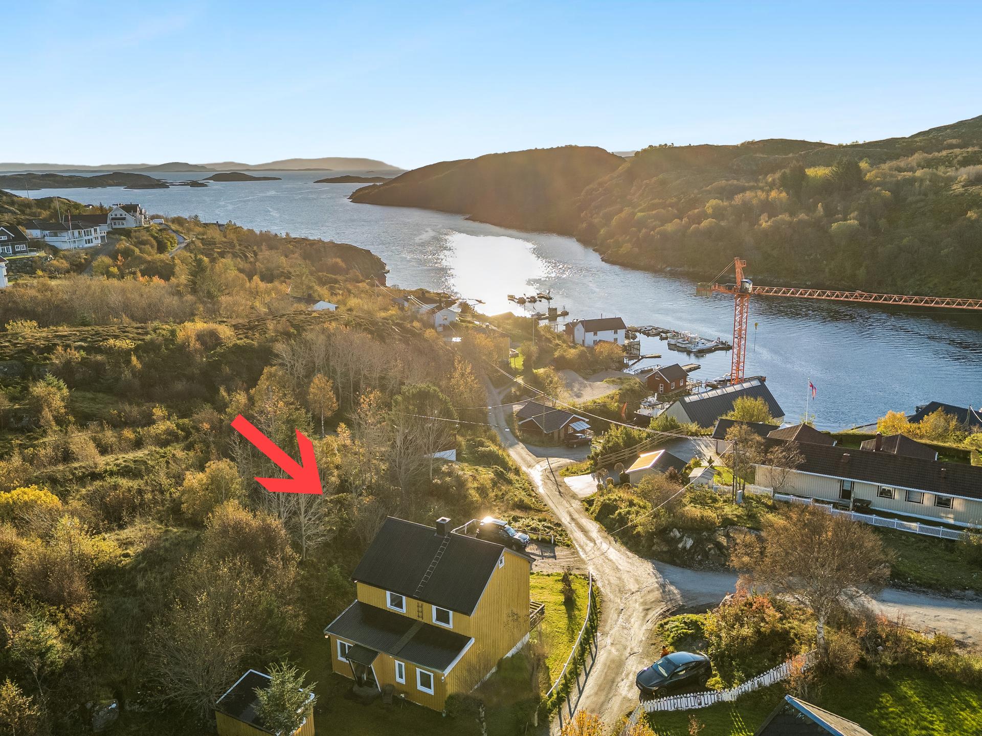 Velkommen til Kvalvikbakkan 8! Foto: EFKT ved Magnus Berdal. Bilde nummer 1 av 3