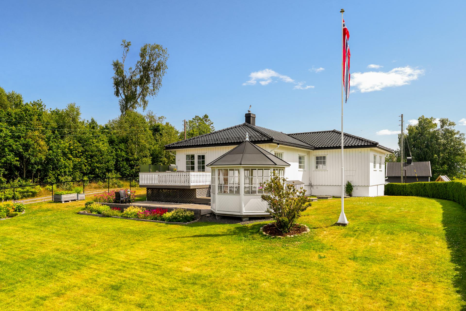 Velkommen til Vikveien 169. Foto: Karl Filip Østmoen Krogstad.. Bilde nummer 1 av 3
