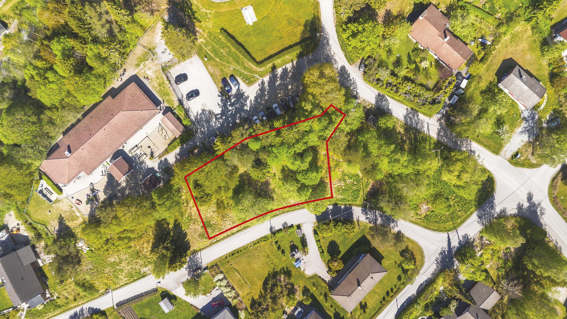 Dalhaugveien 29B og C har et areal på 1 317,90 m². Bilde nummer 2 av 3