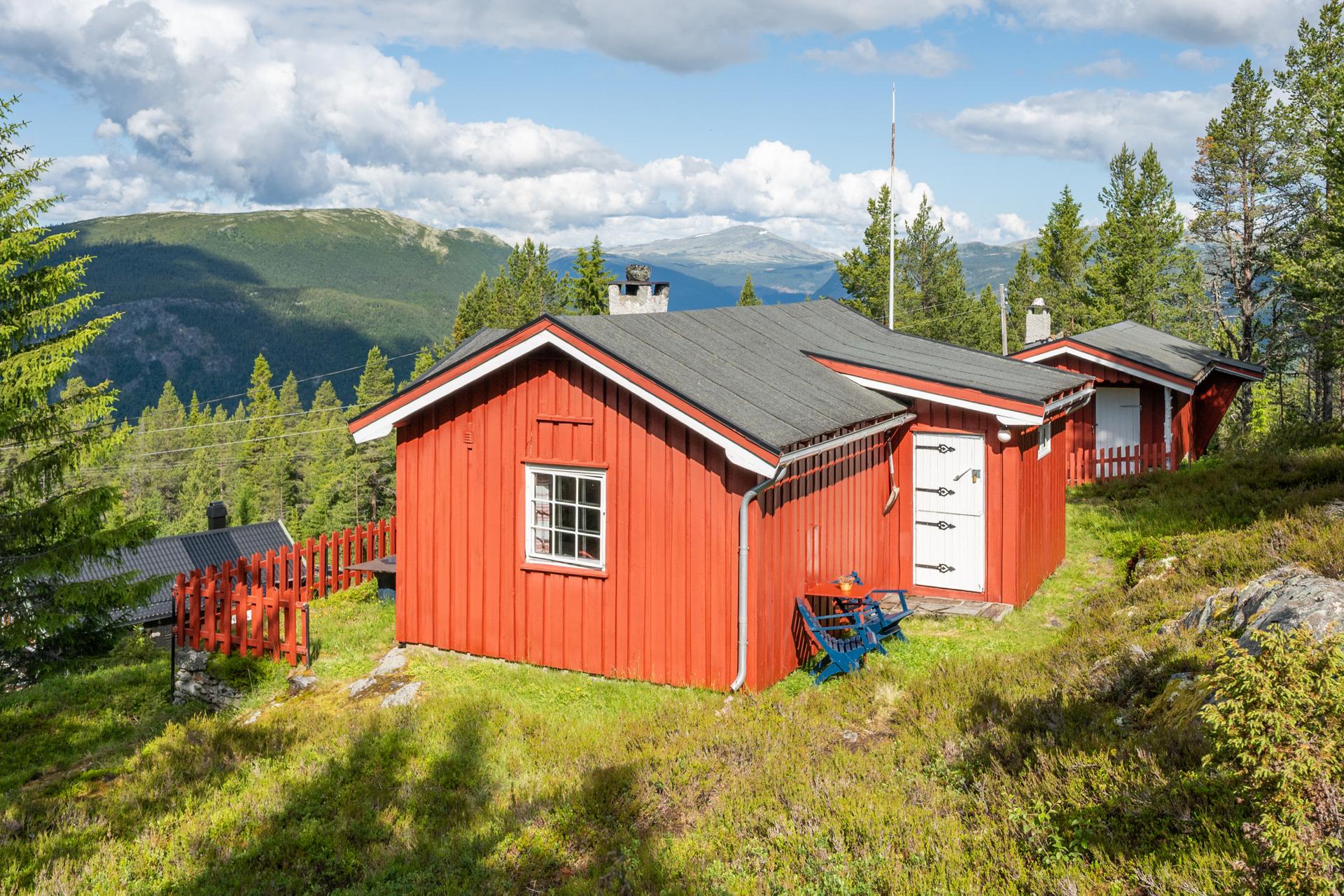 Eiendomsmegler1 presenterer Raphamnvegen 104! Foto: Ivar Flagestad.. Bilde nummer 1 av 3