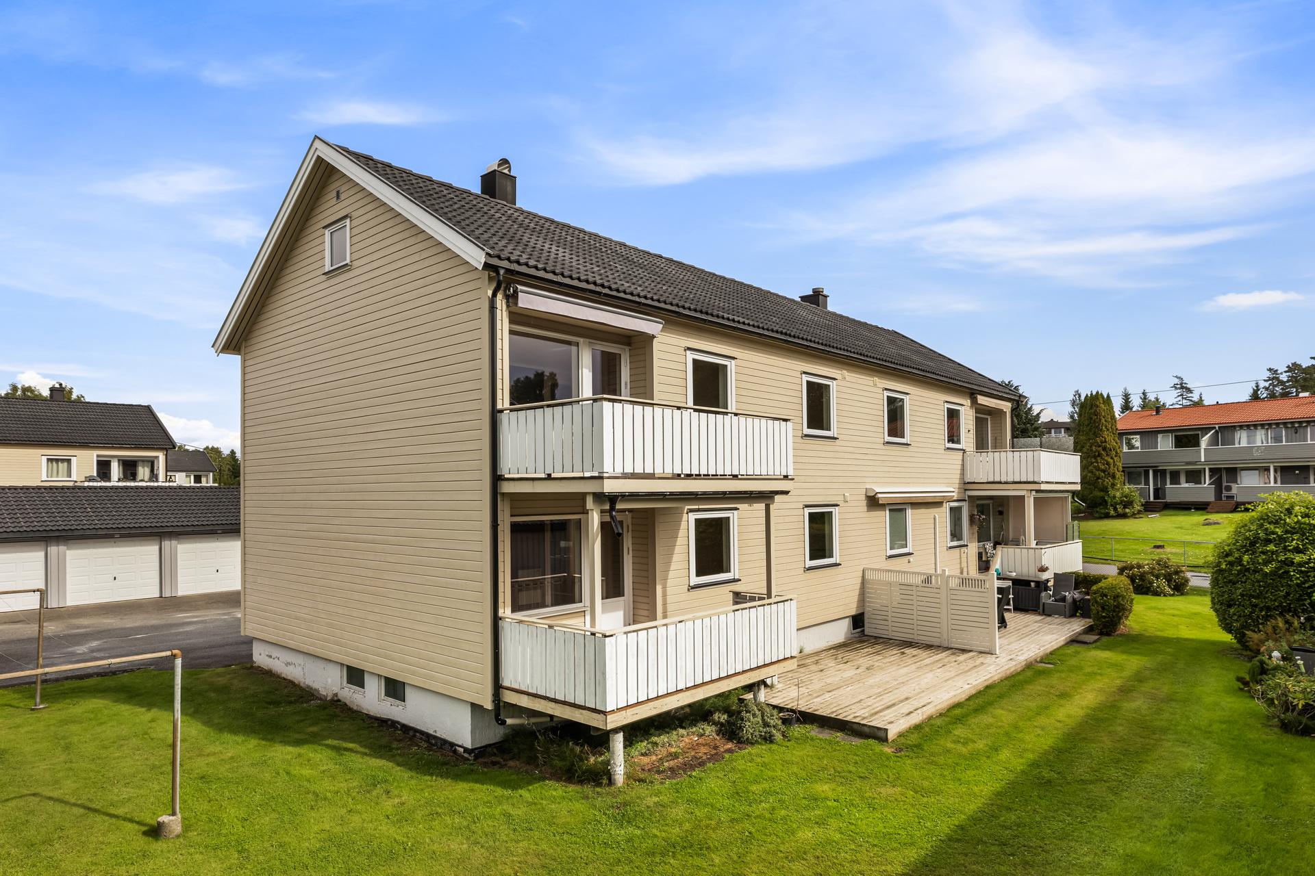 Velkommen til Sandvollveien 38 - Presentert av EiendomsMegler1 ved Gjermund Haugeneset. Foto: FOTO Etcetera AS.. Bilde nummer 1 av 3