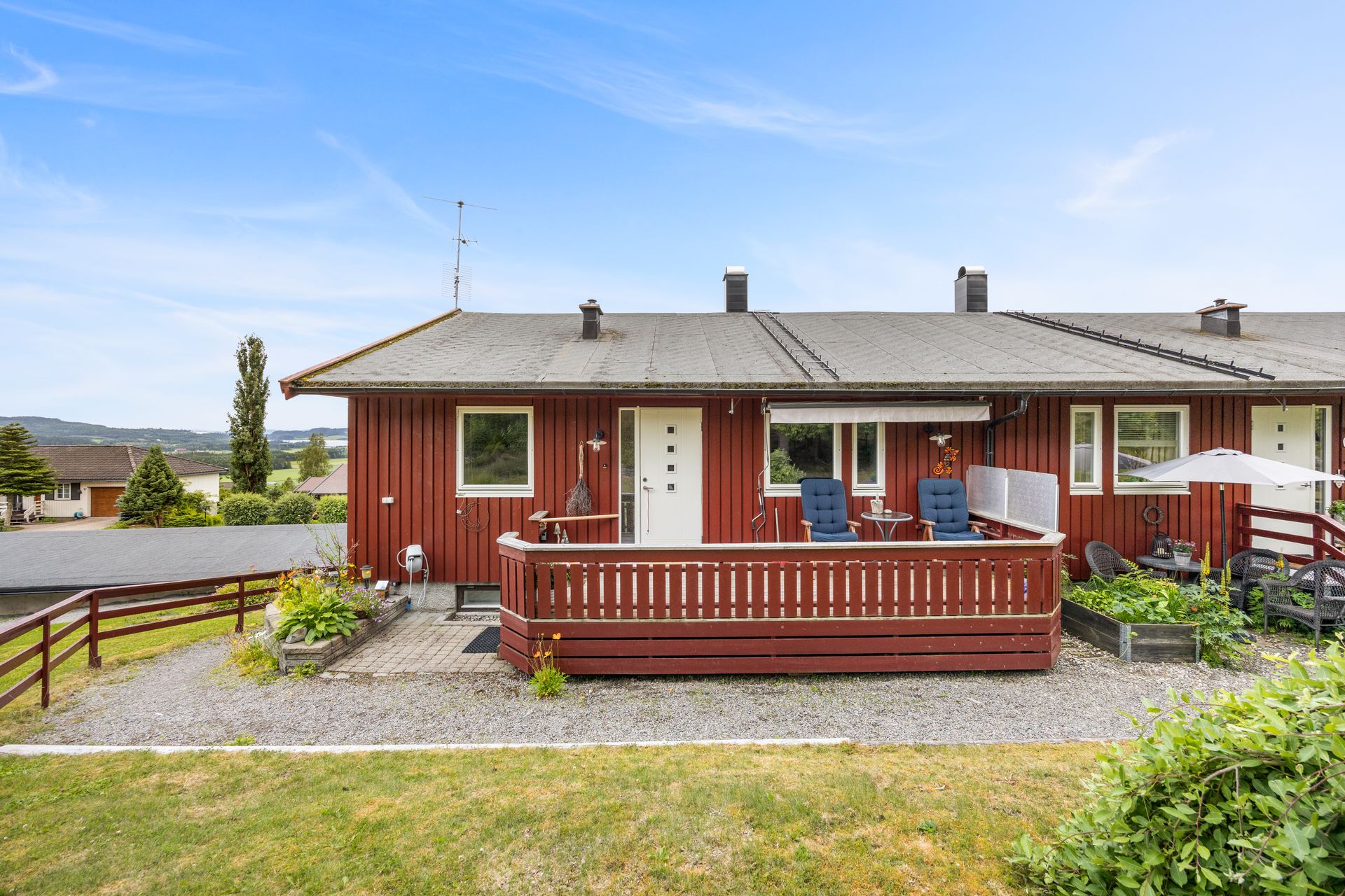 Velkommen til Lihaugvegen 16 D, presentert av EiendomsMegler 1 v/ Jim Håkon Ryan Karlsen. Foto: ELW media (Espen Wåde). Bilde nummer 1 av 3
