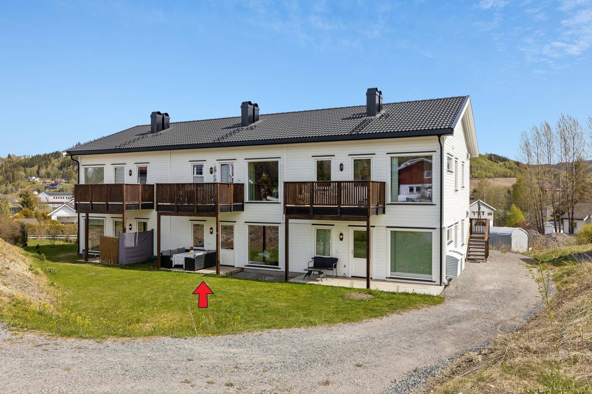 EiendomsMegler 1 Hadeland v/Sindre Backe har gleden av å presentere Mellerudgutua 8C for salg! Foto: Jenserud Foto (Kjell Vidar Martinsen). Bilde nummer 1 av 3