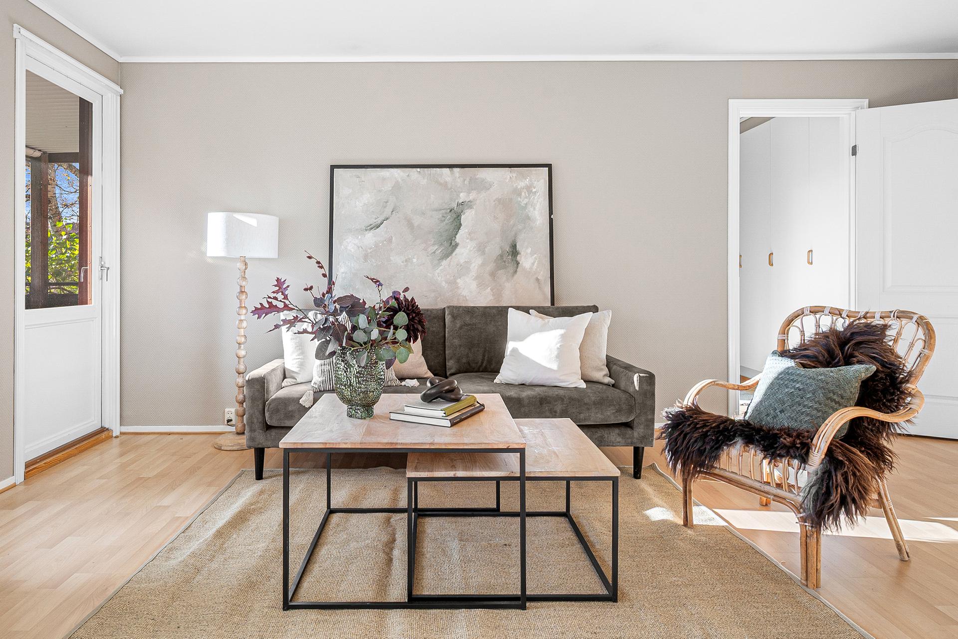 Boligens stue er på 25 m².. Bilde nummer 2 av 3