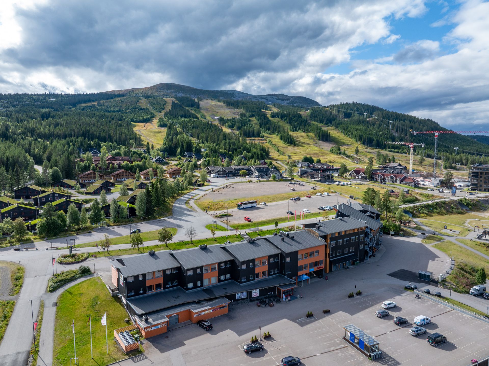 Velkommen til Velkomstvegen 8 Leil 205. Foto: Husfoto. . Bilde nummer 1 av 3