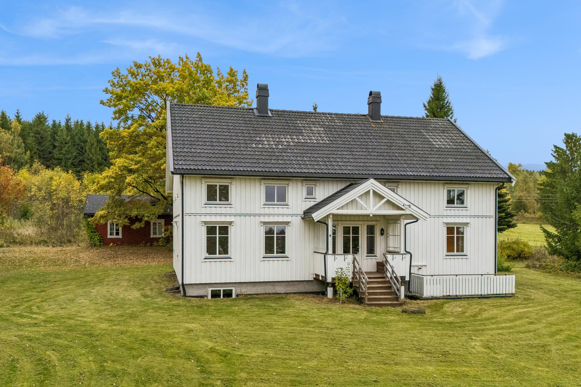 Velkommen til Høsbjørvegen 254! Foto: Bente Nijora Aalberg v/Efkt . Bilde nummer 1 av 3