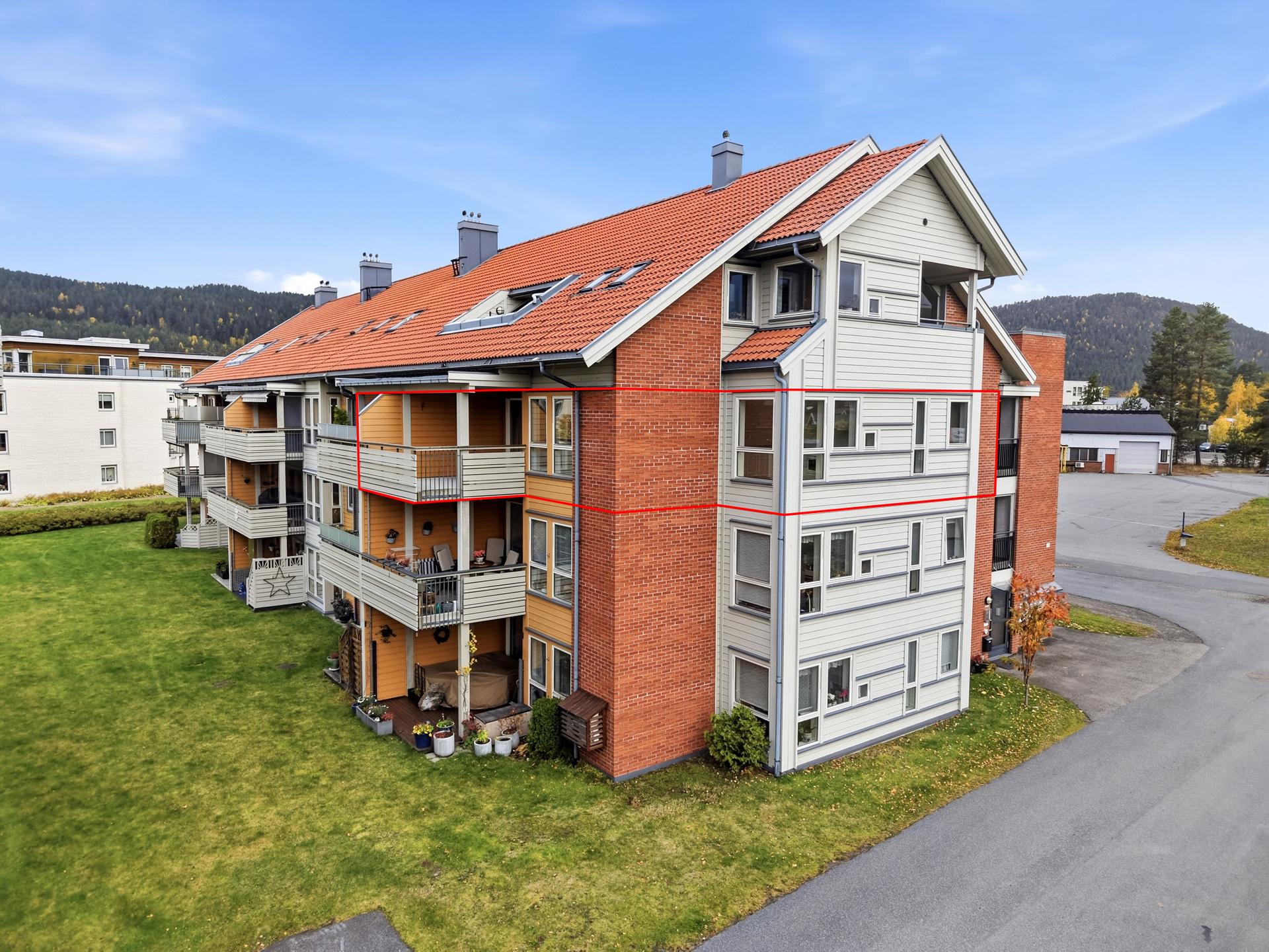 Eiendomsmegler Lars Bredeveien presenterer en tiltalende og populær selveierleilighet i Ingebjørg Holthes vei 17 med gangavstand til Kongsberg sentrum. Velkommen til visning! Foto: Arild Brun Kjeldaas. Bilde nummer 1 av 3