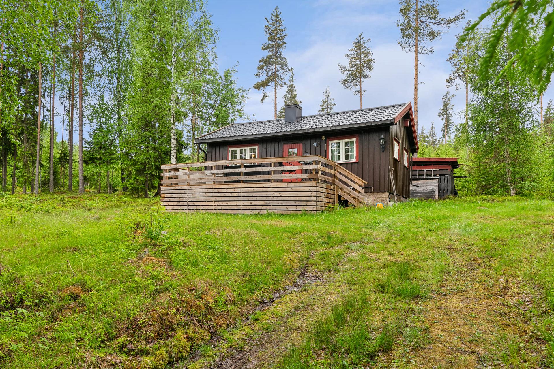 Velkommen til Øverliveien 8!  Foto: EFKT. Fotograf: Johan Anderson. Bilde nummer 1 av 3