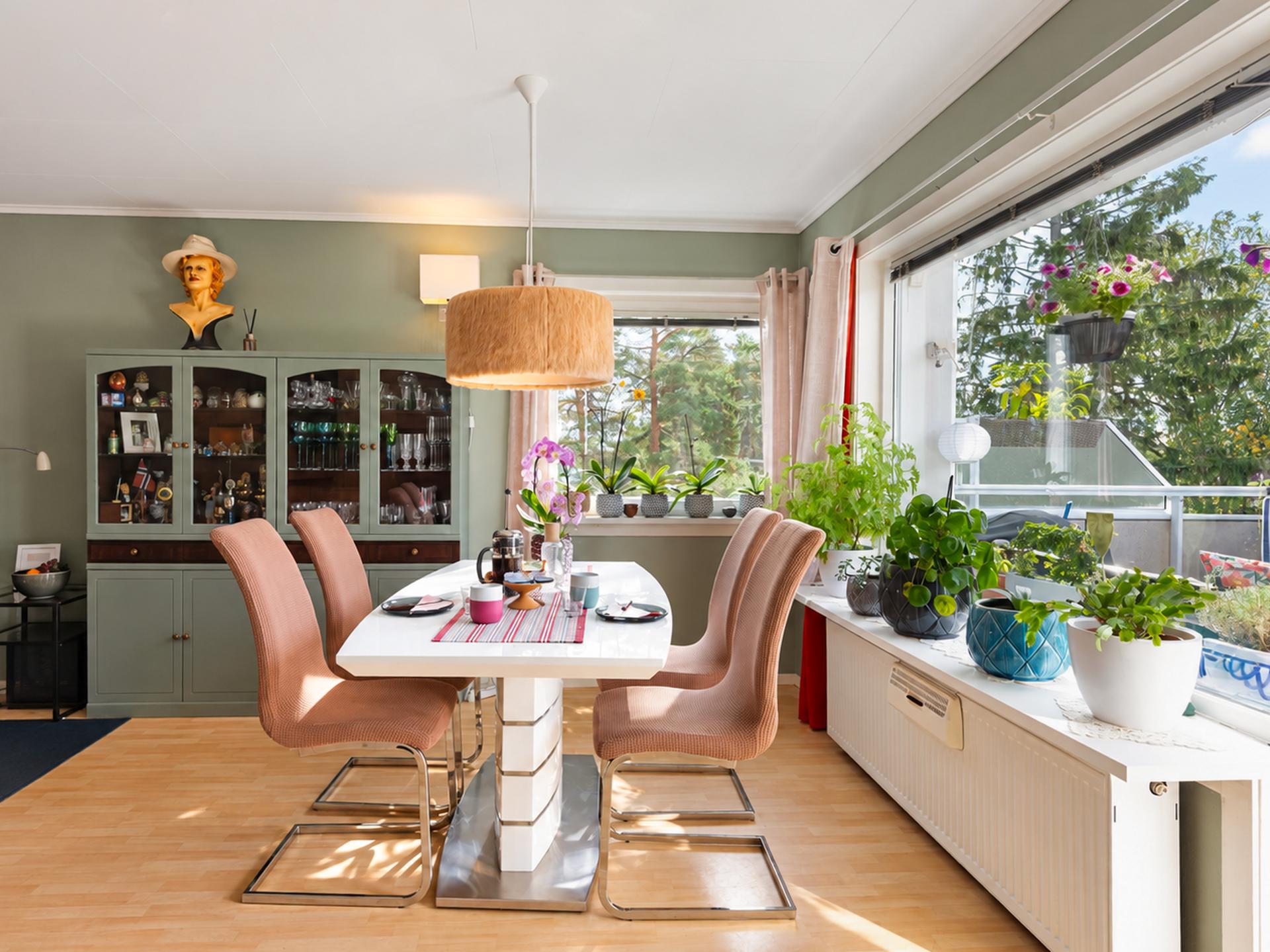 Ende leilighet som gir rikelig med naturlig lys. . Bilde nummer 3 av 3
