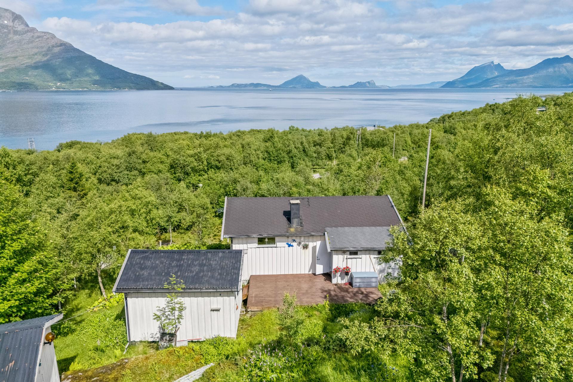 Eiendomsmegler 1 v/Gisle Kallestad har gleden av å presentere Handsteinvegen 7. Bilde nummer 1 av 3