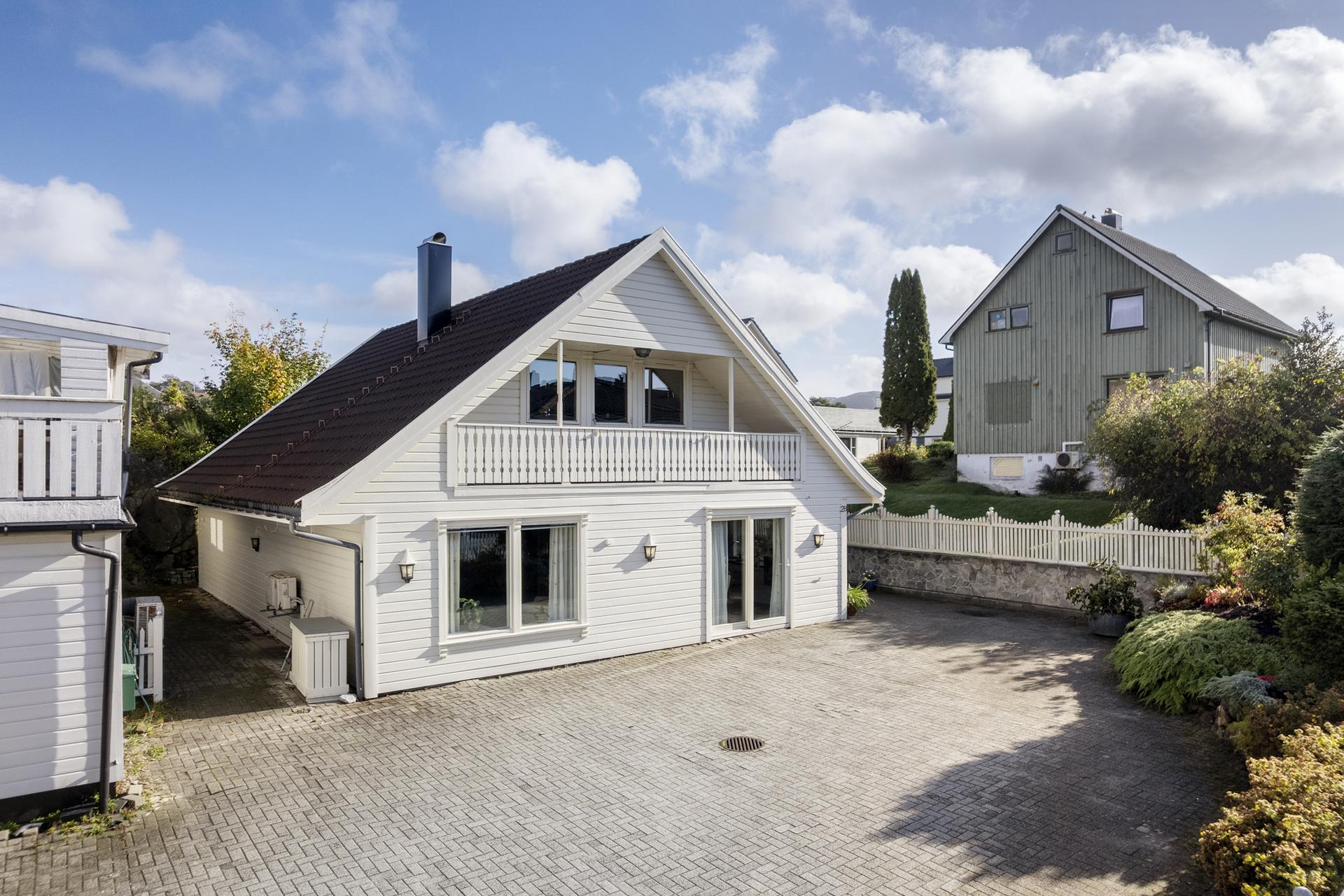 Velkommen til Årstadveien 2A. Foto: [Fotograf eller fotofirma]. Bilde nummer 1 av 3