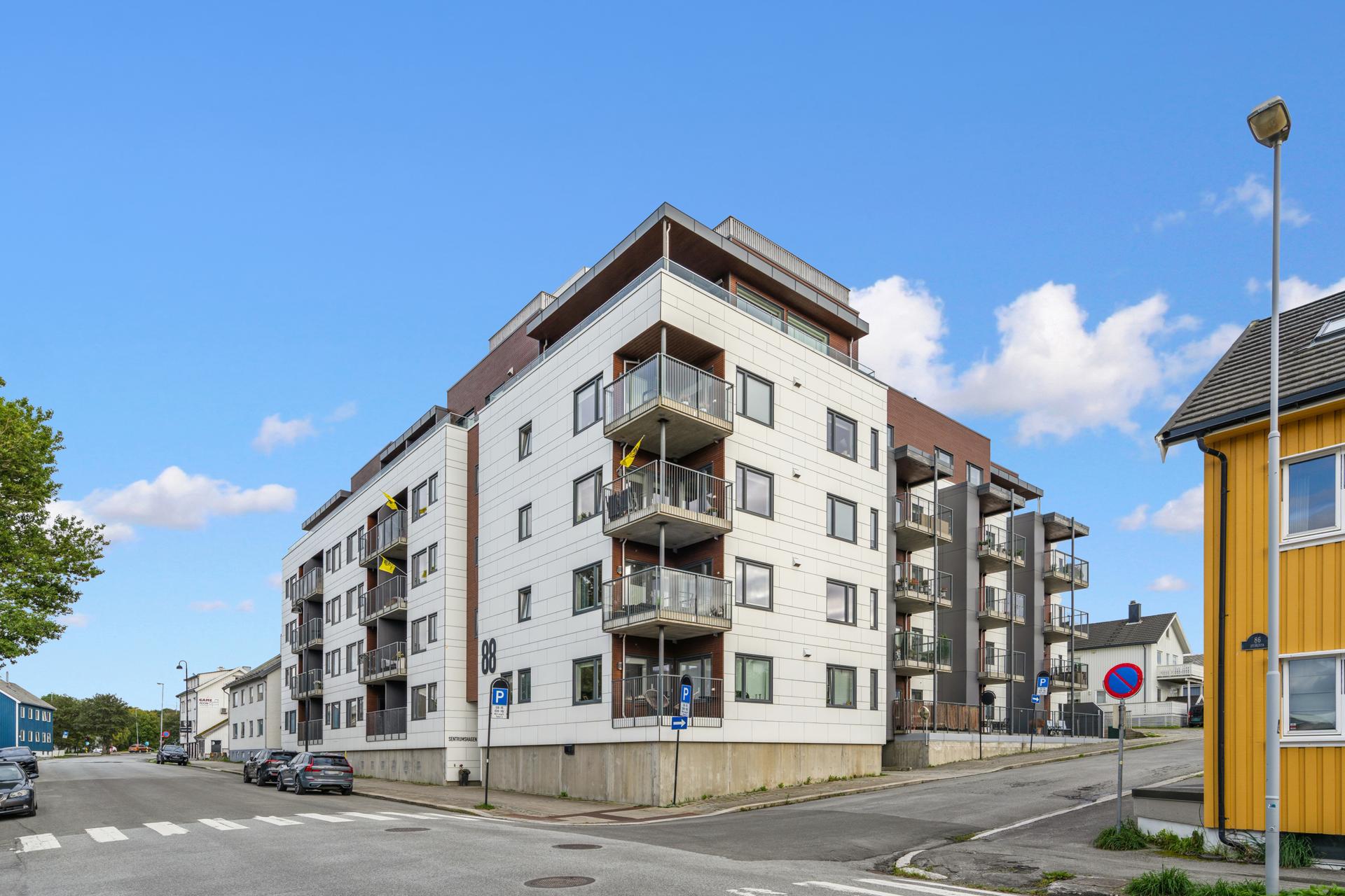 Dette er en praktisk 1-roms leilighet med sovealkove og felles takterrasse. Bilde nummer 2 av 3