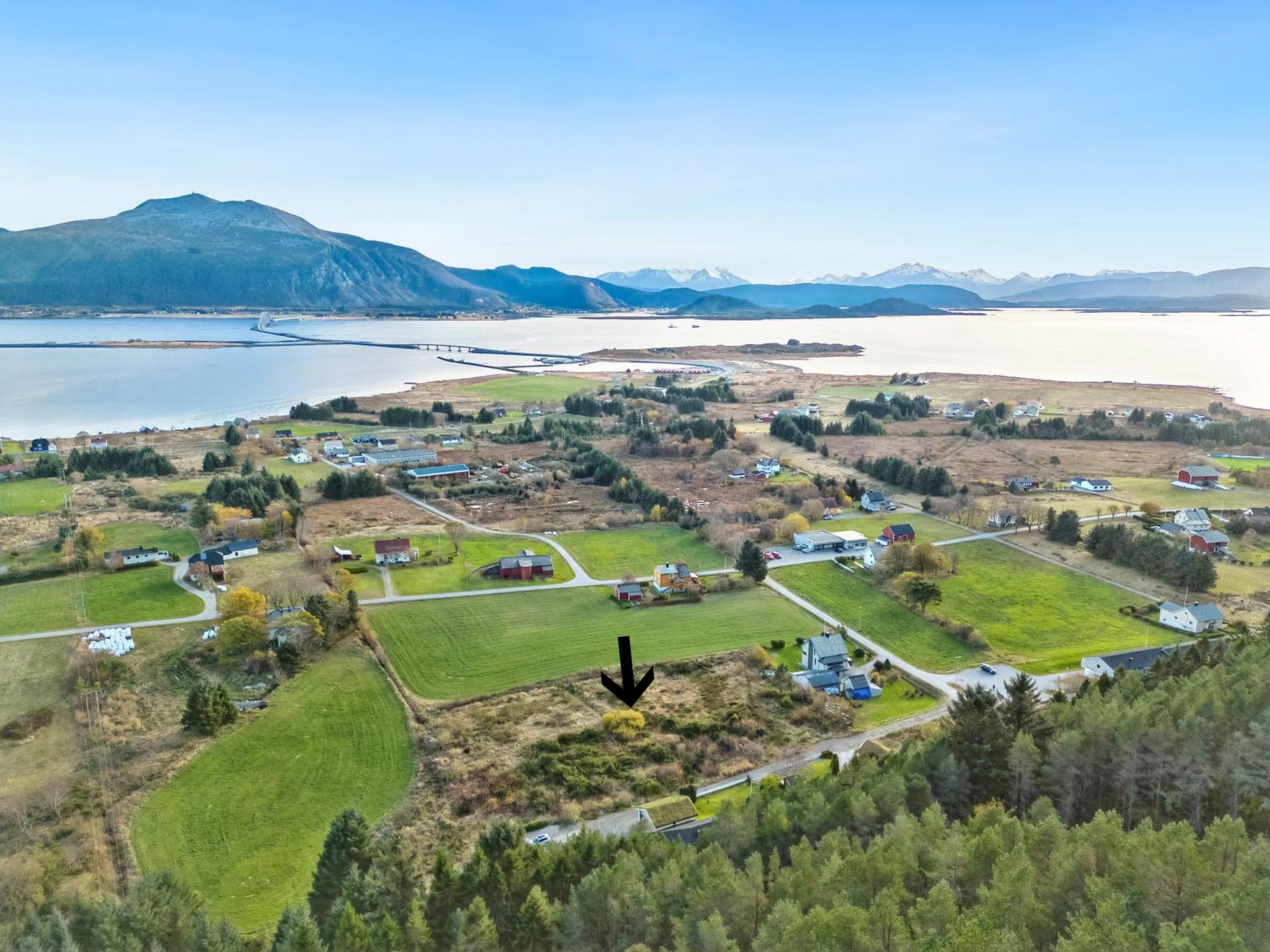 EiendomsMegler 1 v/ Sunniva Østigård har gleden av å presentere denne eiendommen! 
. Bilde nummer 1 av 3