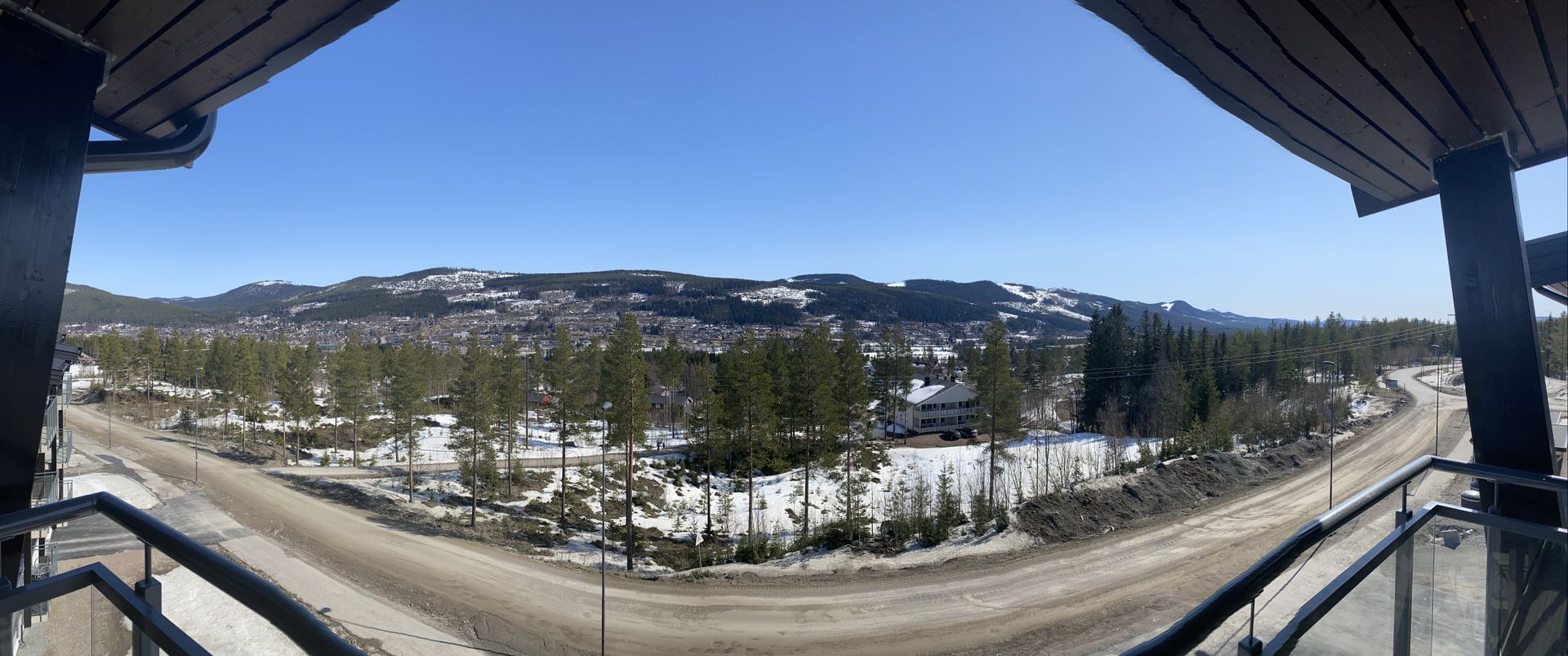 Velkommen til Hotellvegen 4, en moderne 4-roms toppleilighet med fantastisk utsikt! Foto: Selgers bilde.. Bilde nummer 1 av 3