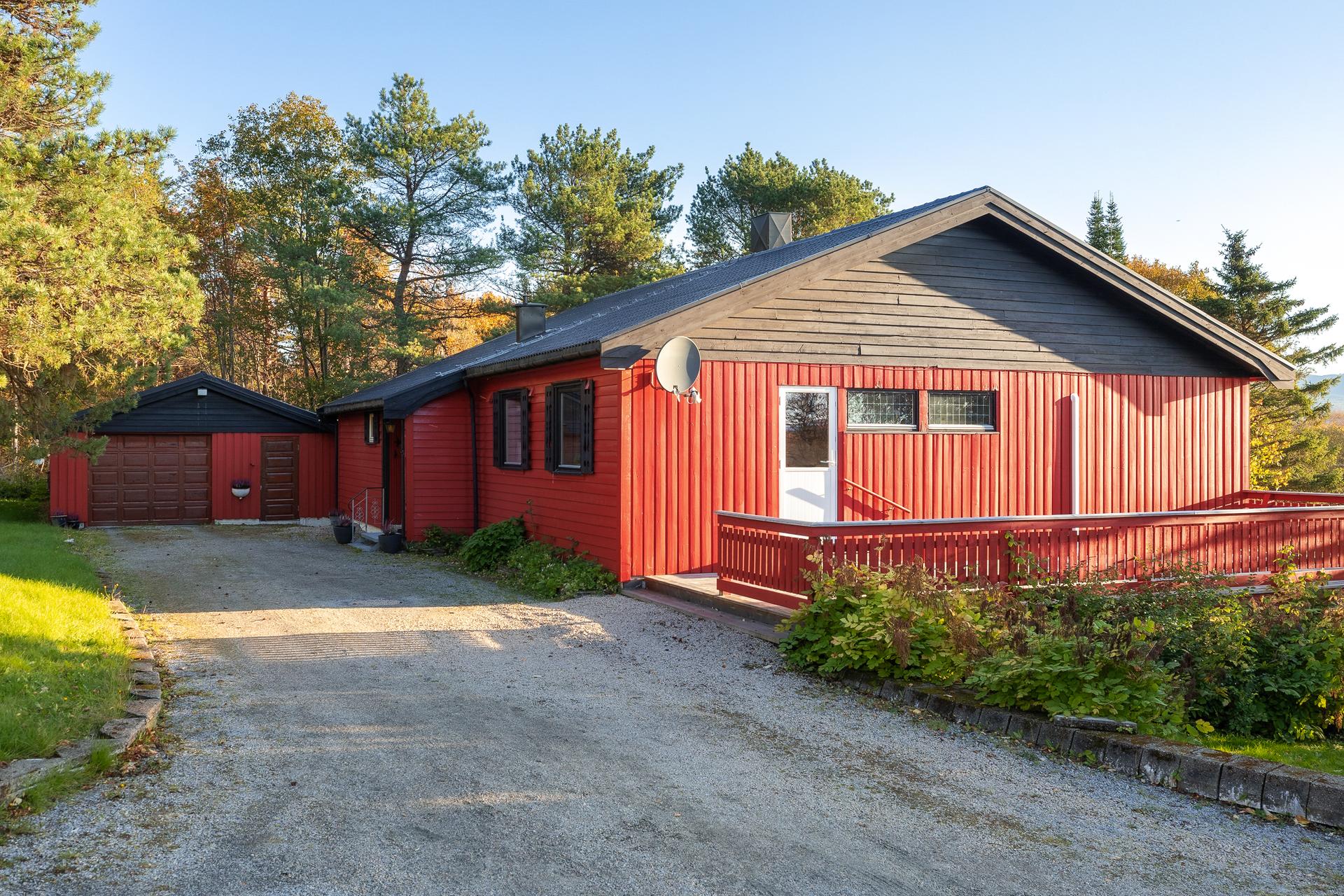 EiendomsMegler 1 v/Hans Kjetil Andreassen har gleden av å presentere Dunavegen 28! Foto: Martin Hågensen . Bilde nummer 1 av 3