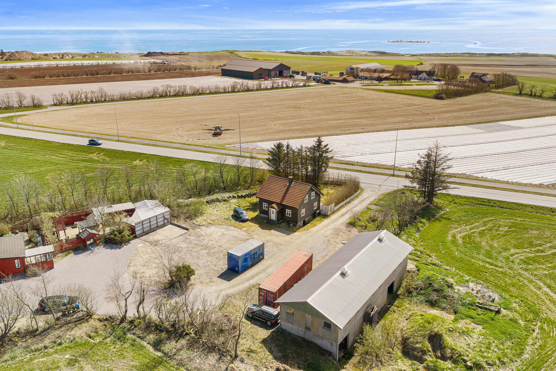 Eiendommens areal er på 3 168 m². Bilde nummer 2 av 3