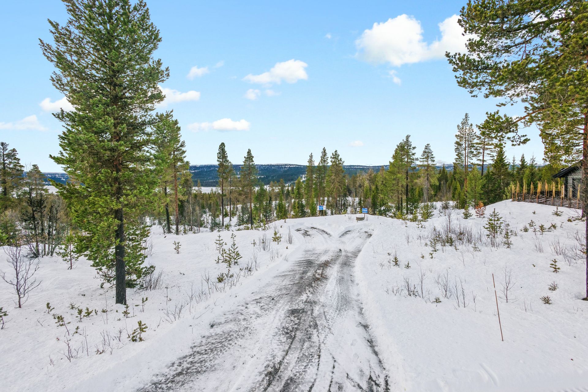 Velkommen til Tiurvegen 58! Foto: EFKT. Bilde nummer 2 av 3