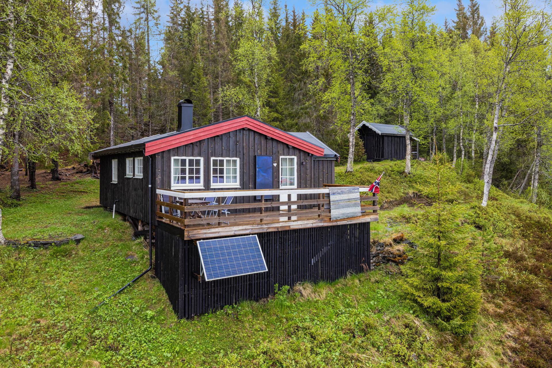 Hytta har 12v anlegg med solcellepaneler. . Bilde nummer 3 av 3