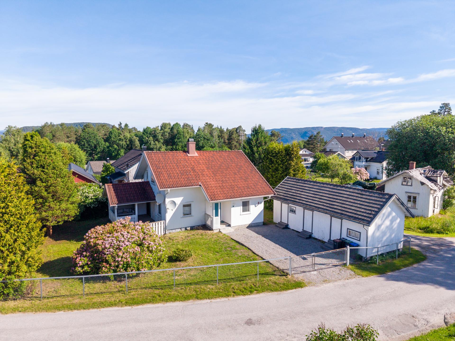 EiendomsMegler1 v/ Patrick Gulmælæ ønsker velkommen til Bergegeta 19! Foto: [Inbovi AS].
. Bilde nummer 1 av 3