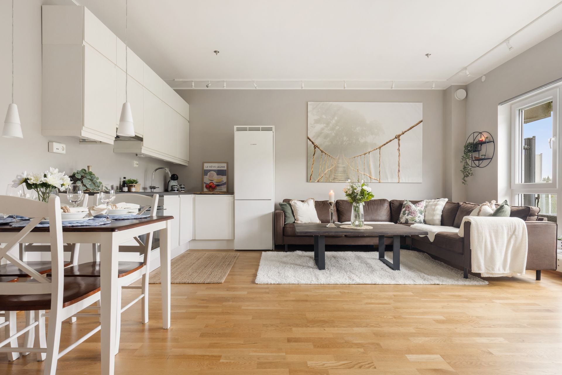 Velkommen til Haugbro Terrasse 76 presentert av Marius Inderhaug Østby! Foto: Carina Heier i Studio Oslo.. Bilde nummer 1 av 3