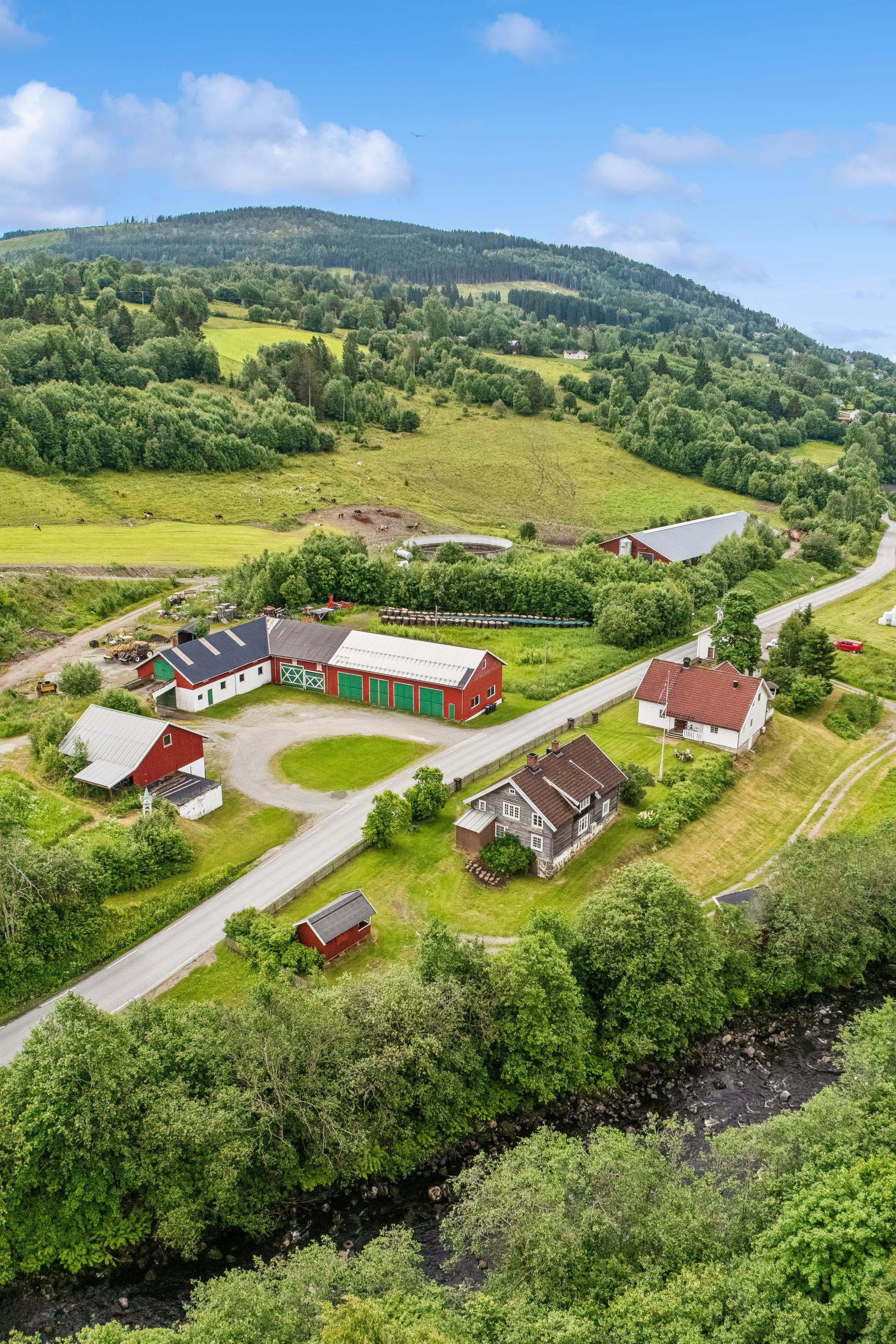 Velkommen til Mausetvegen 404 og 406! Foto: Bente Nijora Aalberg v/Efkt. Bilde nummer 1 av 3