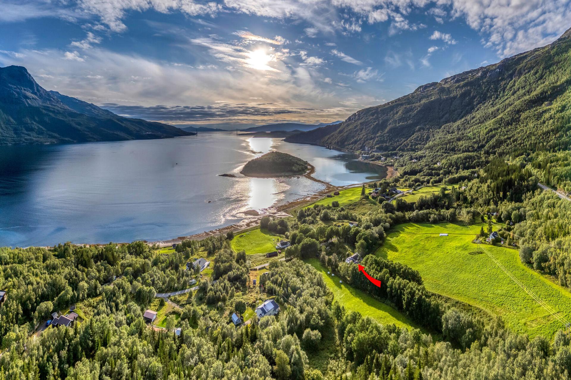 Kort vei til flotte turområder, både sommer og vinter.. Bilde nummer 3 av 3