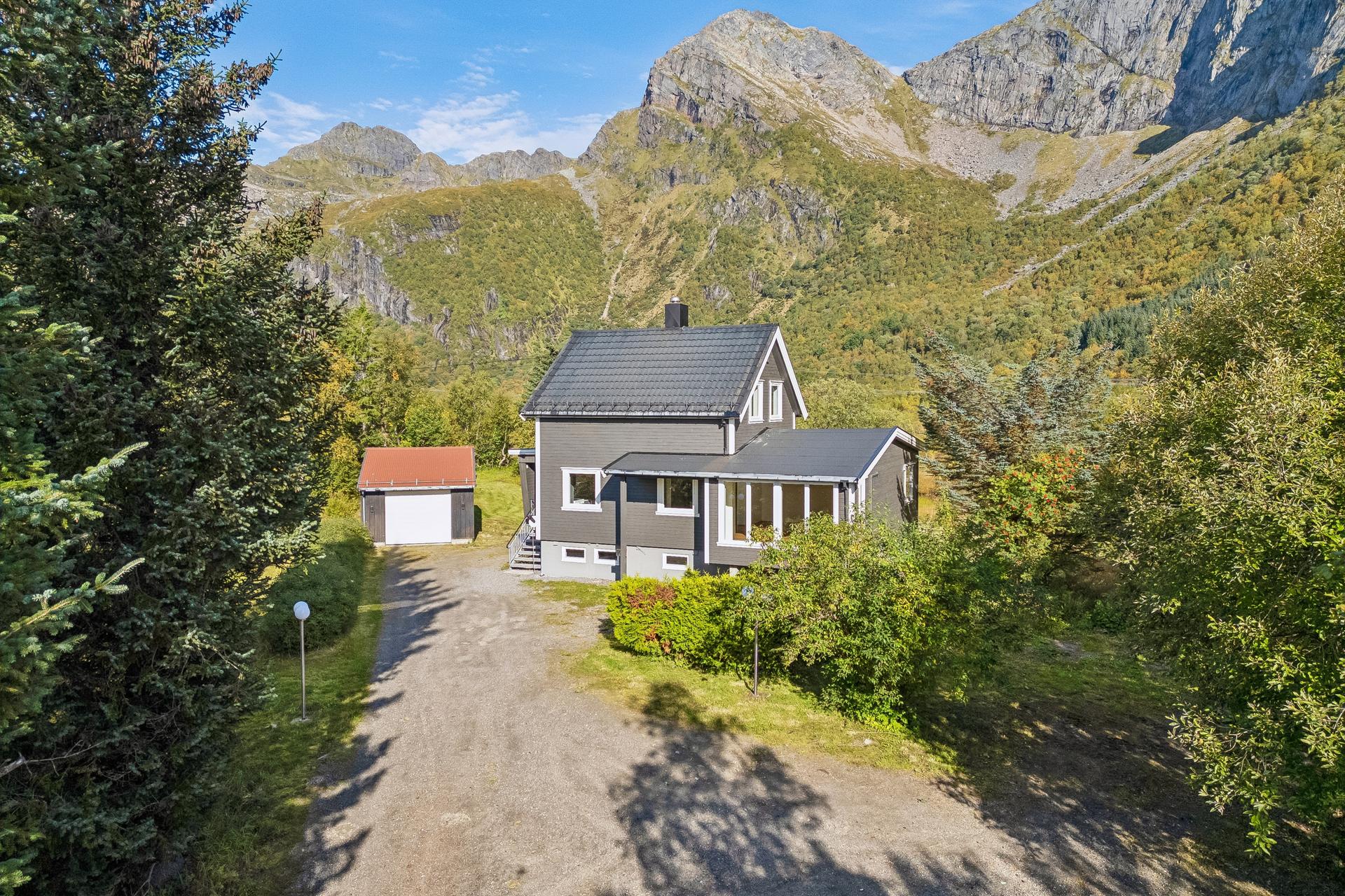 Velkommen til Våganveien 200! Foto: EFKT. . Bilde nummer 1 av 3