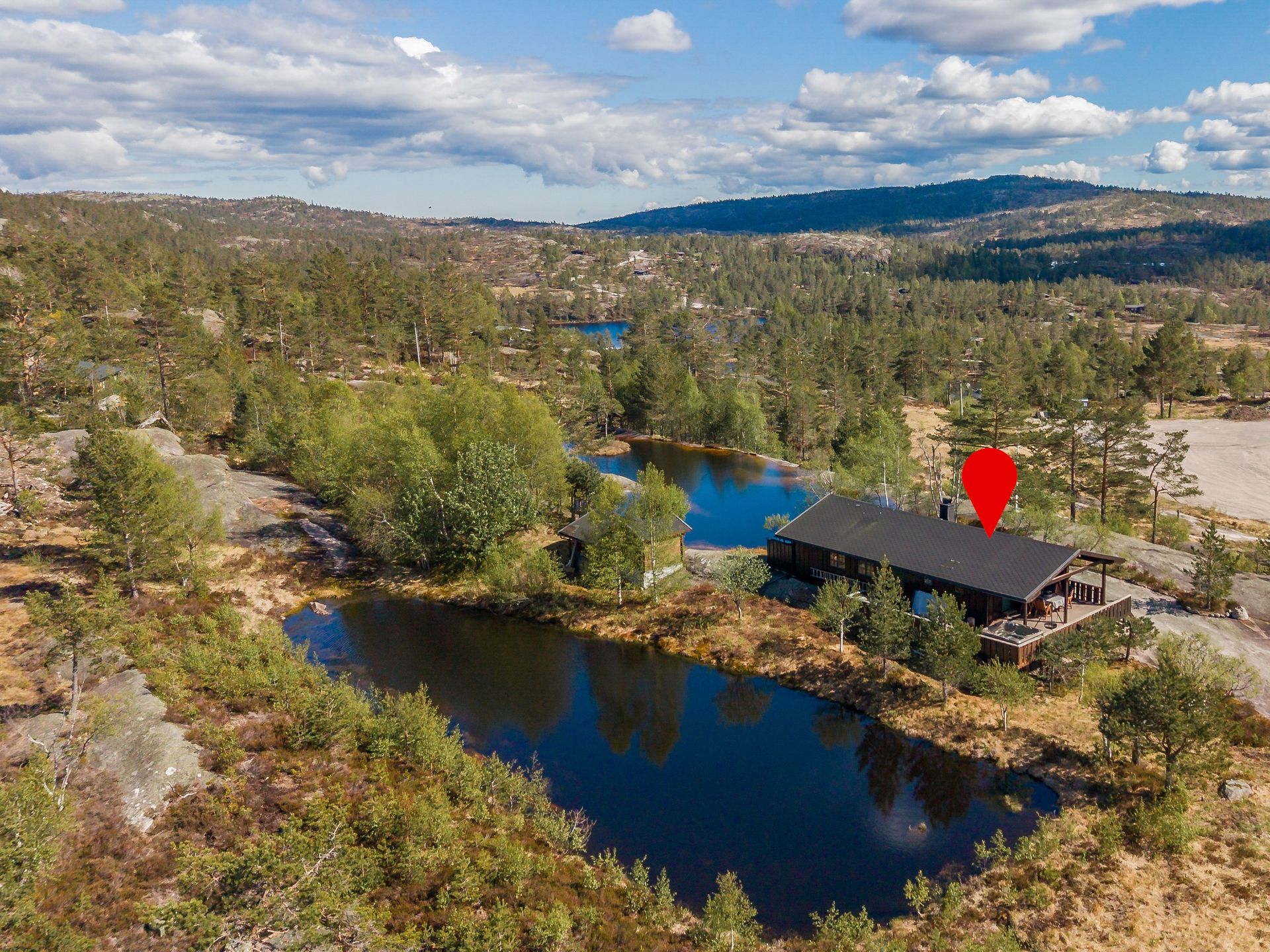 EiendomsMegler1 v/Stein Nordberg presenterer Felehovet Sør 4!
Foto: Inbovi. . Bilde nummer 1 av 3