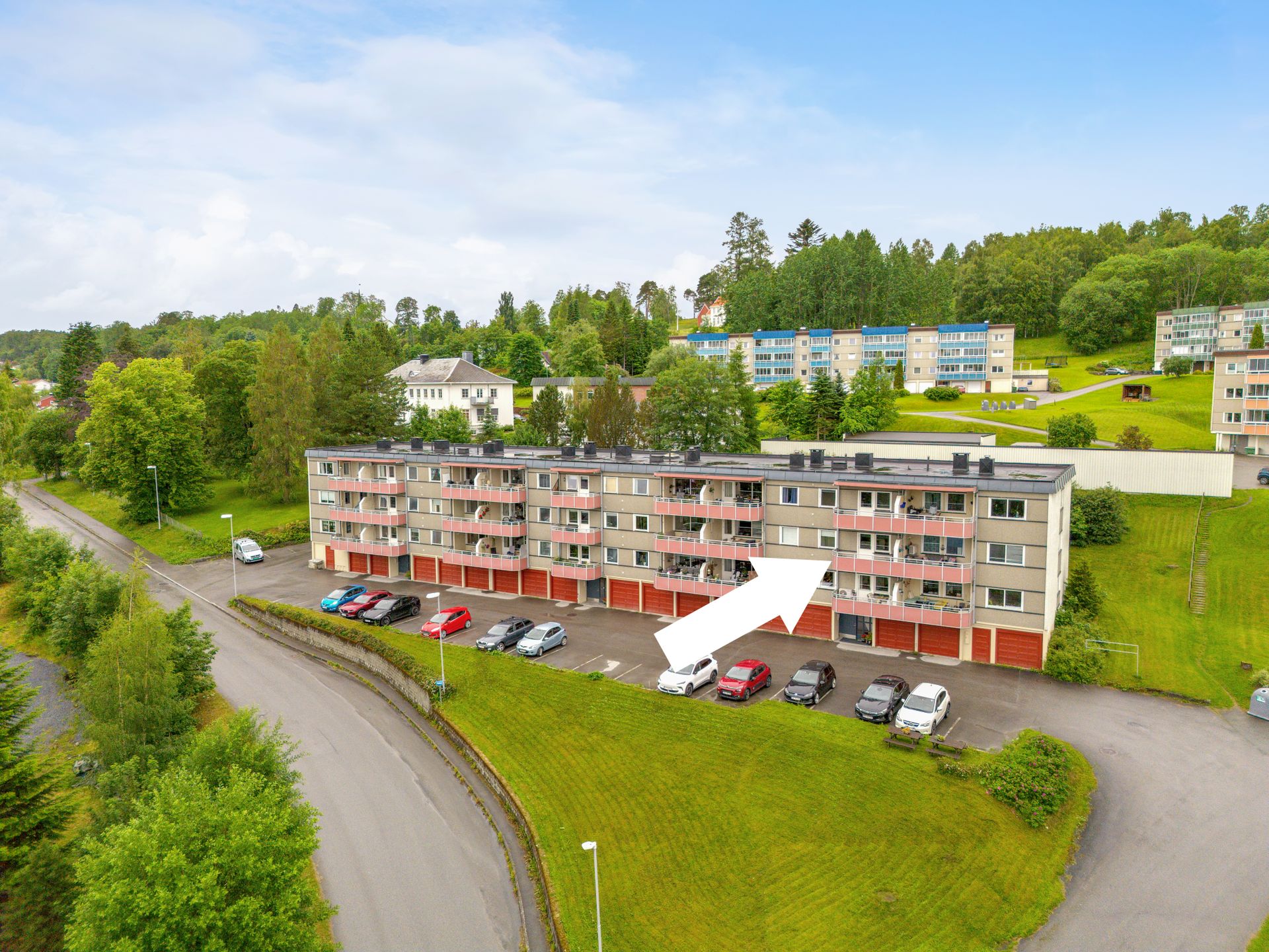 Lys, trivelig toromsleilighet med balkong! . Bilde nummer 2 av 3