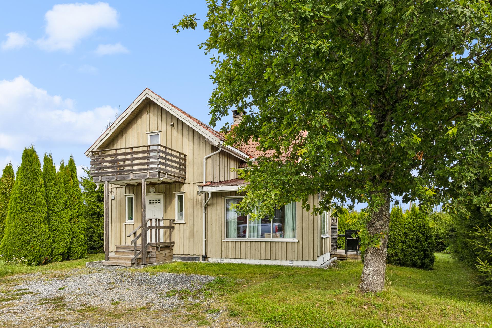 Eiendommen har en skjermet hage og en landlig beliggenhet med nærhet til turområder.. Bilde nummer 3 av 3