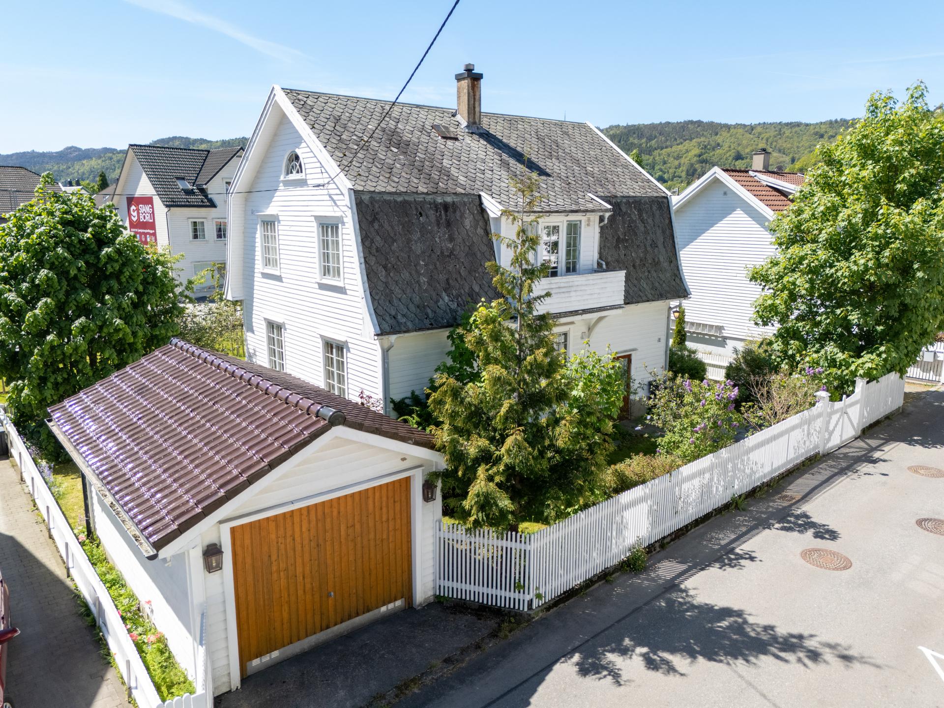  Bilde nummer 2 av 3