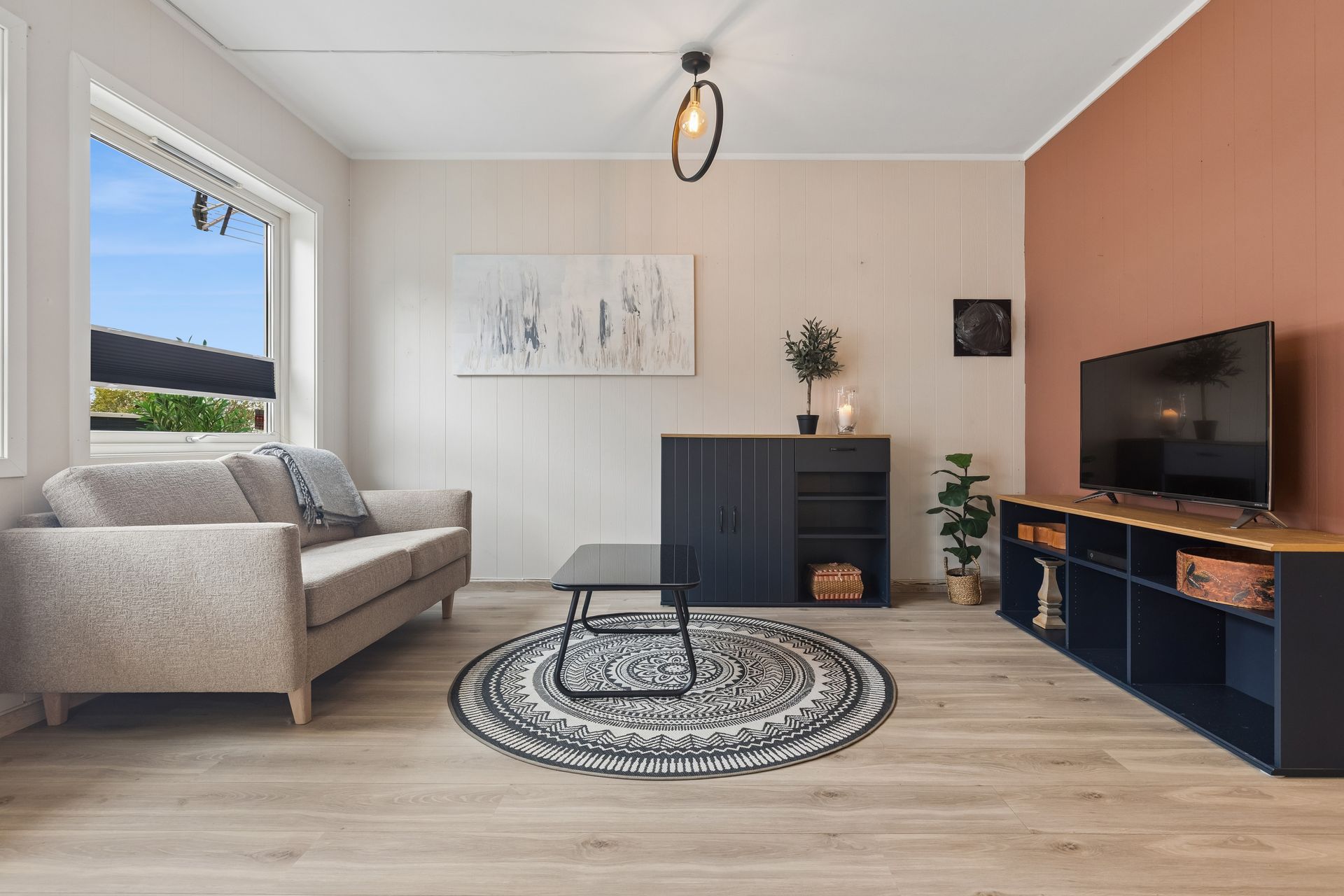 EiendomsMegler 1 v/Line Evensen ønsker deg velkommen til Bråtenlia 11A! Foto:  Bjørn Sørheim V/EFKT . Bilde nummer 1 av 3