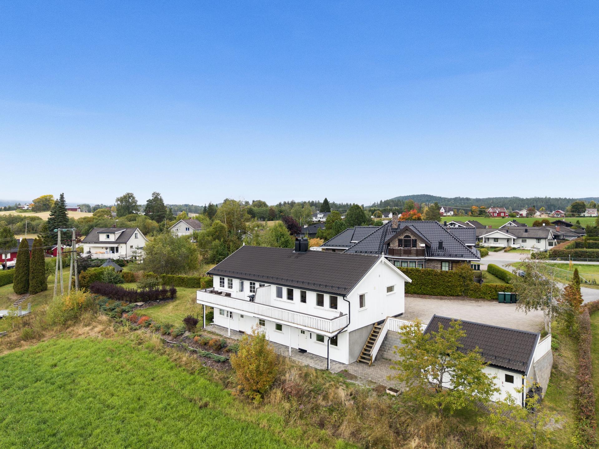 Velkommen til Solsikkeveien 3A. Foto: Viken Fototjenester Eirik Andersen. Bilde nummer 1 av 3