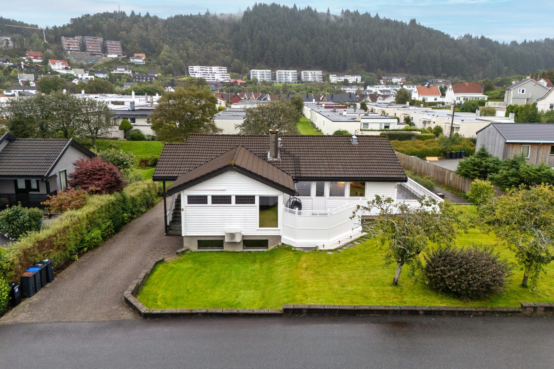 Velkommen til Eirik Raudes gate 11. Foto: Foto Yoon.. Bilde nummer 1 av 3