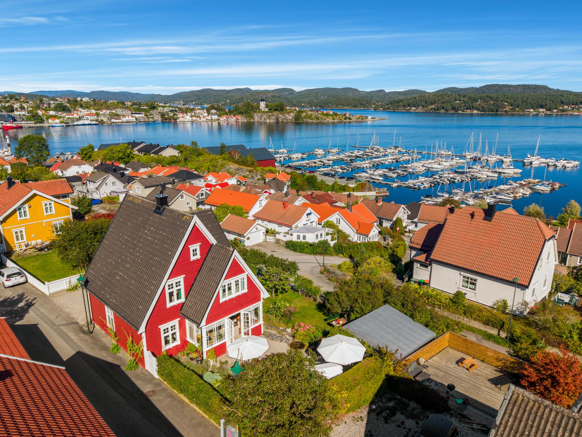 Eiendomsmegler 1 v/ Heidi Solvang presenterer Skolegata 7. Foto: Inbovi.. Bilde nummer 2 av 3