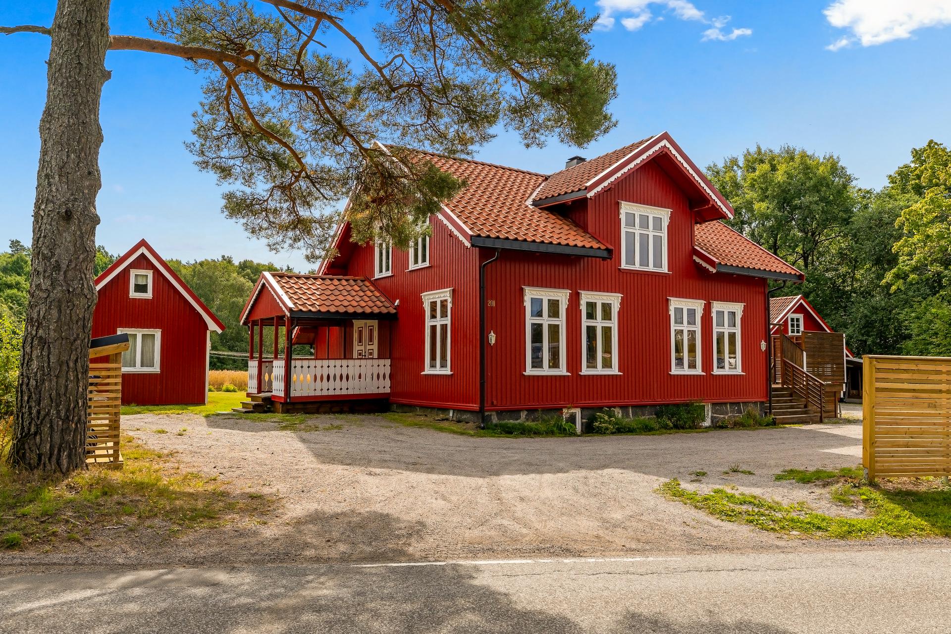 Velkommen til Råstadveien 201. Foto: Karl Filip Østmoen Kronstad. Bilde nummer 1 av 3