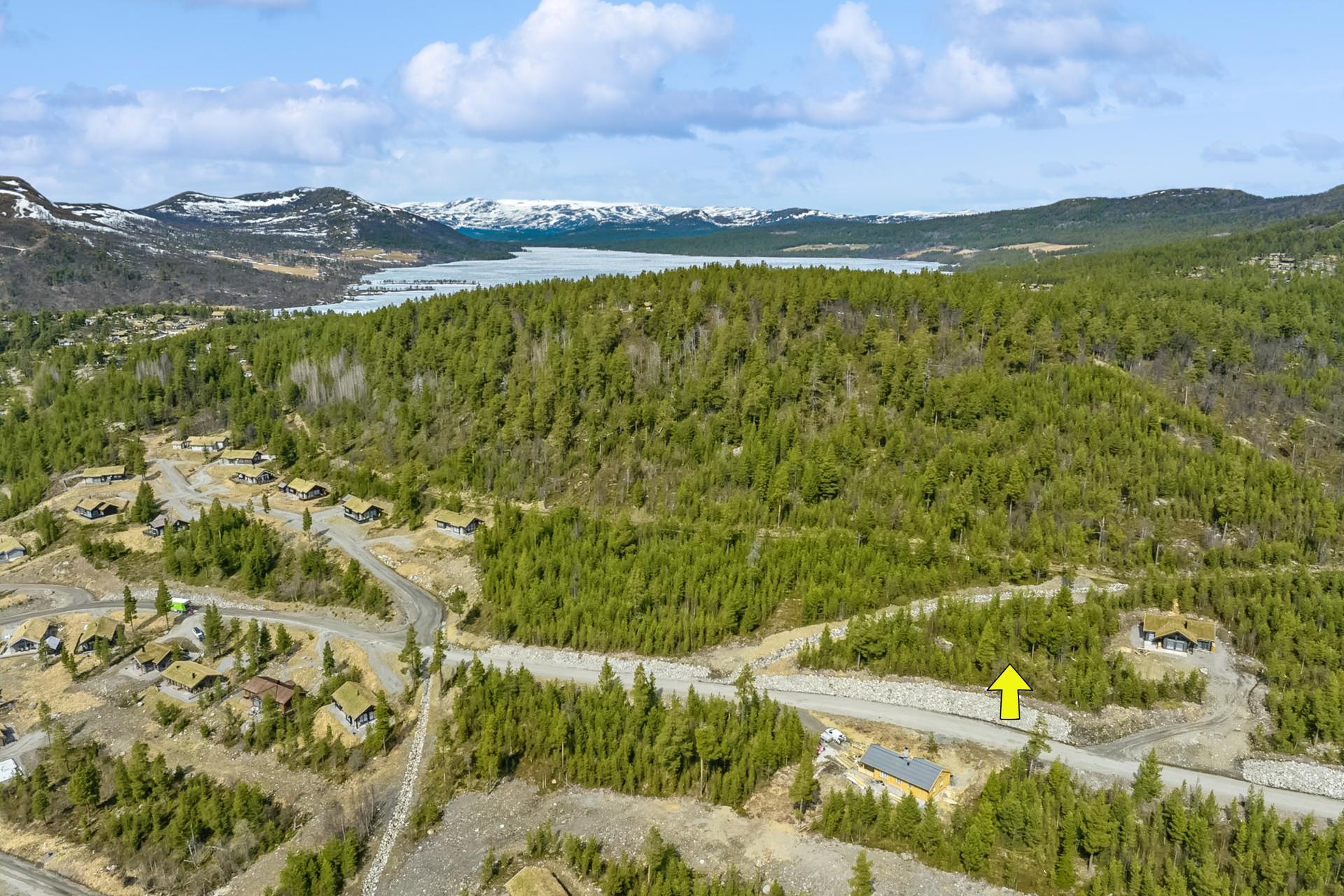 Tomtene ligger i øvre del av Utsikten Hyttefelt, ca 880 moh.. Bilde nummer 2 av 3