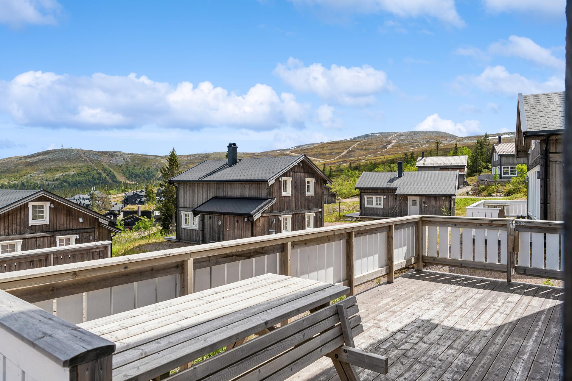 Fin utsikt mot dalen og Trysilfjellet. Bilde nummer 3 av 3