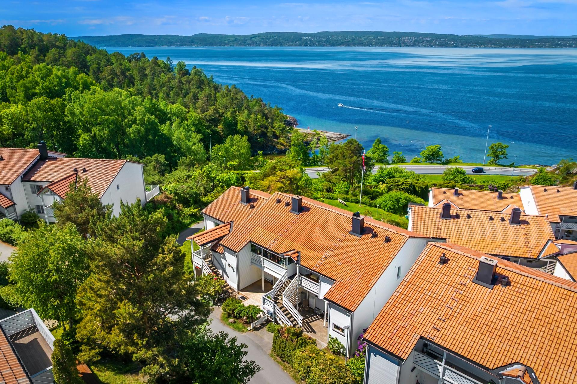 Velkommen til Herregårdsveien 75A. Foto: Zovenfra. . Bilde nummer 1 av 3