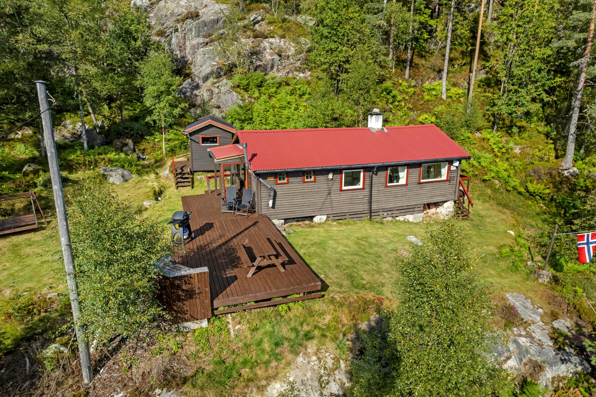 EiendomsMegler1 v/Torill Kalsaas presenterer Skarsvollveien 105. Foto: Arnt Ove Østebrøt . Bilde nummer 1 av 3