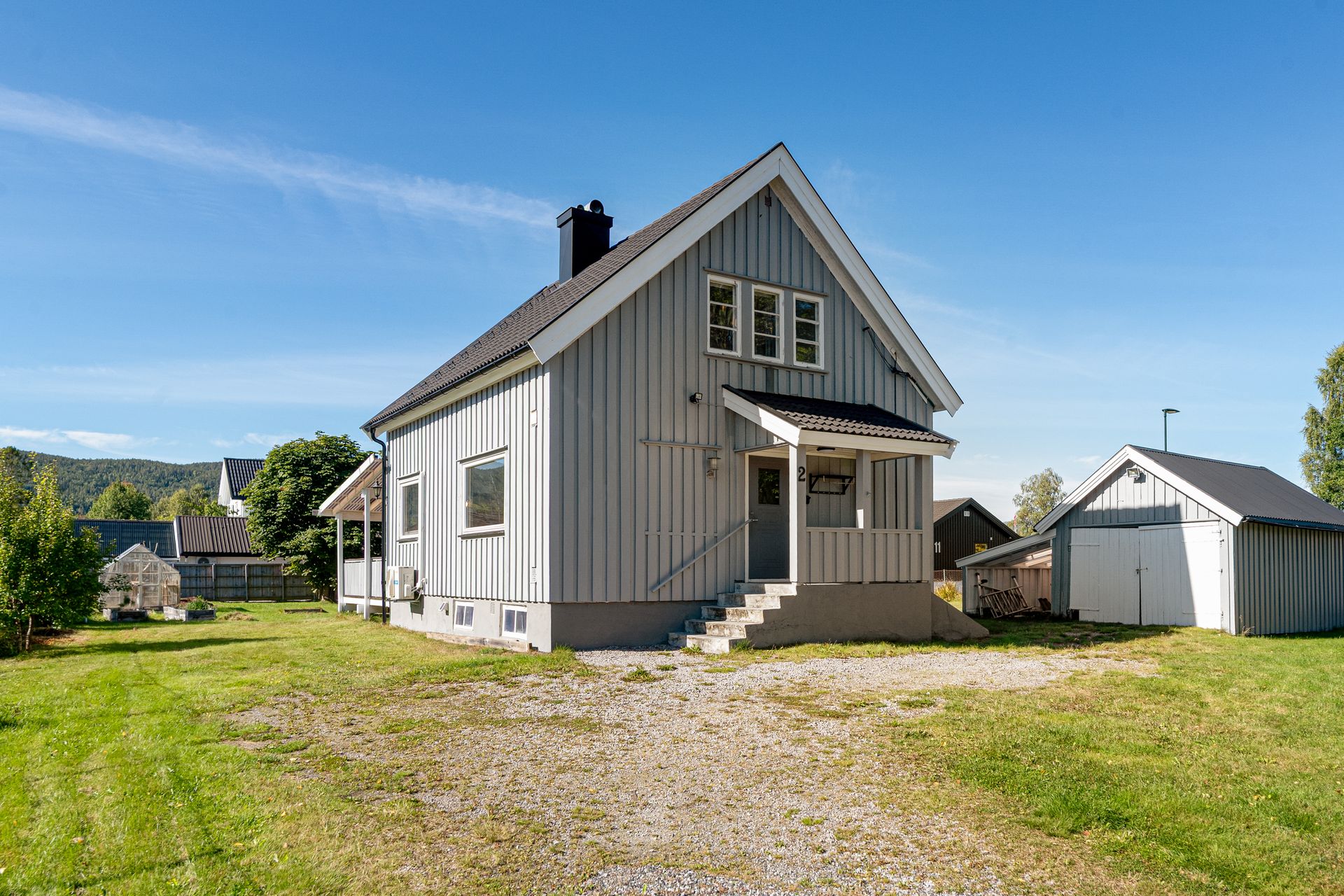 Eiendomsmegler 1 v/ Are Olsen presenterer Gåsefetvegen 2. Foto: Inbovi. . Bilde nummer 1 av 3