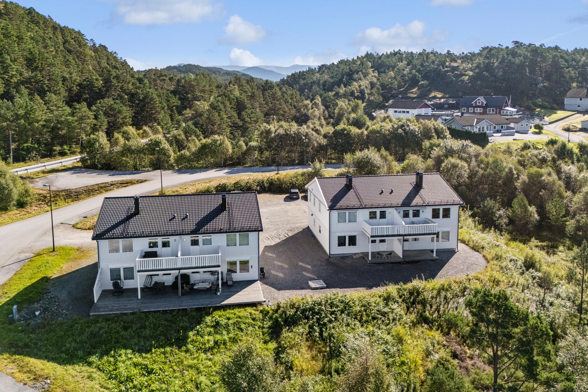 Velkommen til denne moderne 3 roms leiligheten  på Hovden, presentert av Jonathan U. Næsse hos Eiendomsmegler 1 Bergen sentrum. Bilde nummer 1 av 3